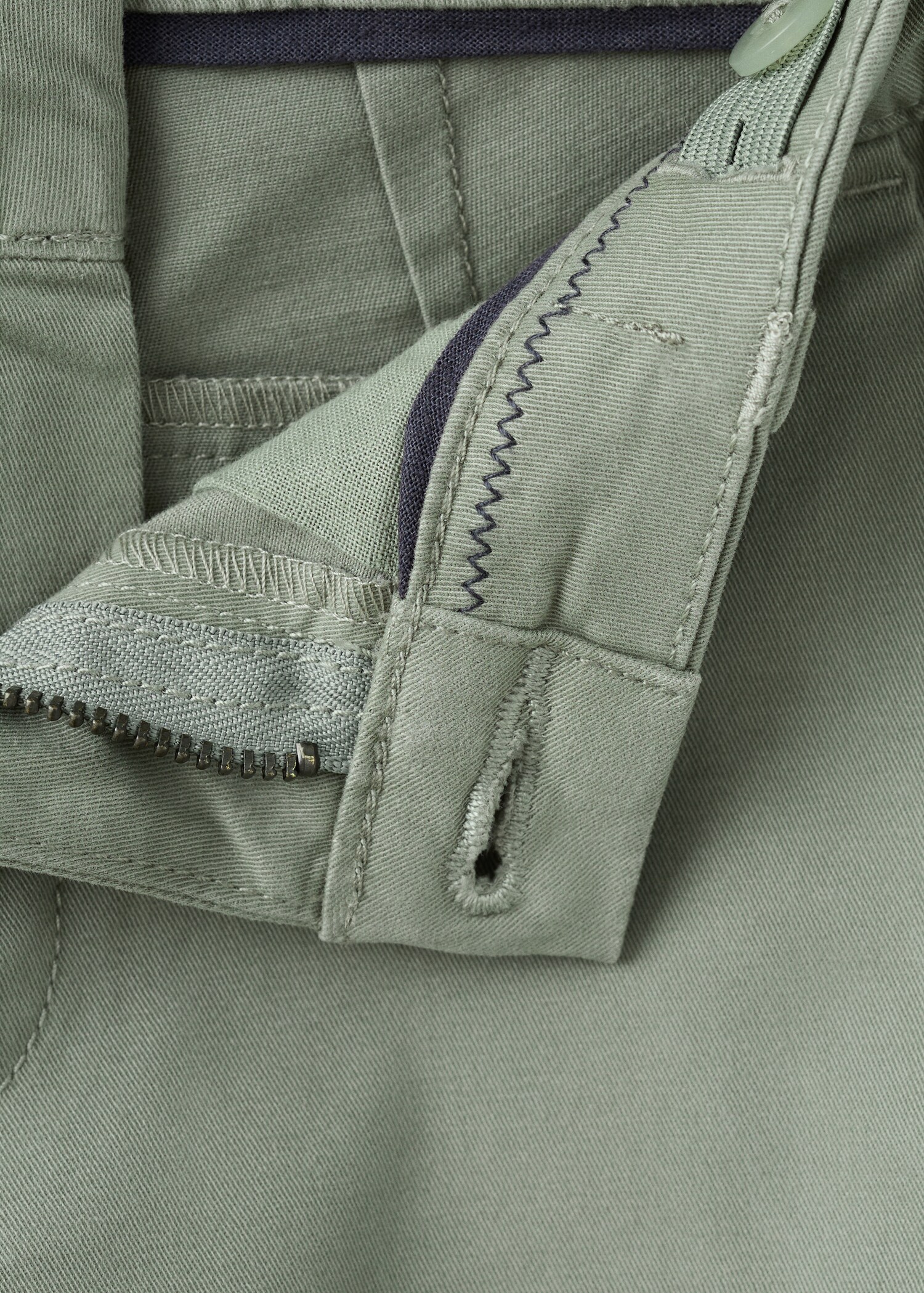 Chino trousers hem - Details of the article 8