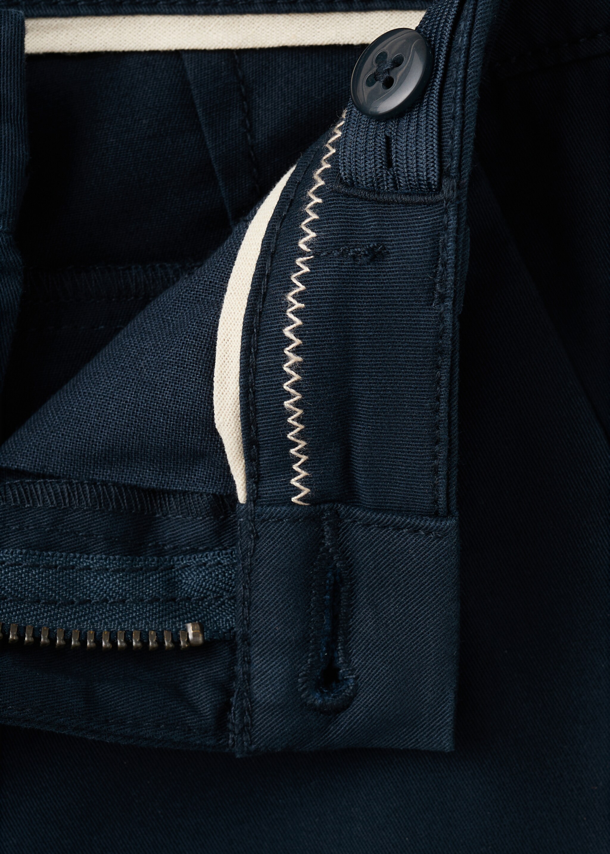 Chino trousers hem - Details of the article 8, Navy. Ref: 27054403-00.