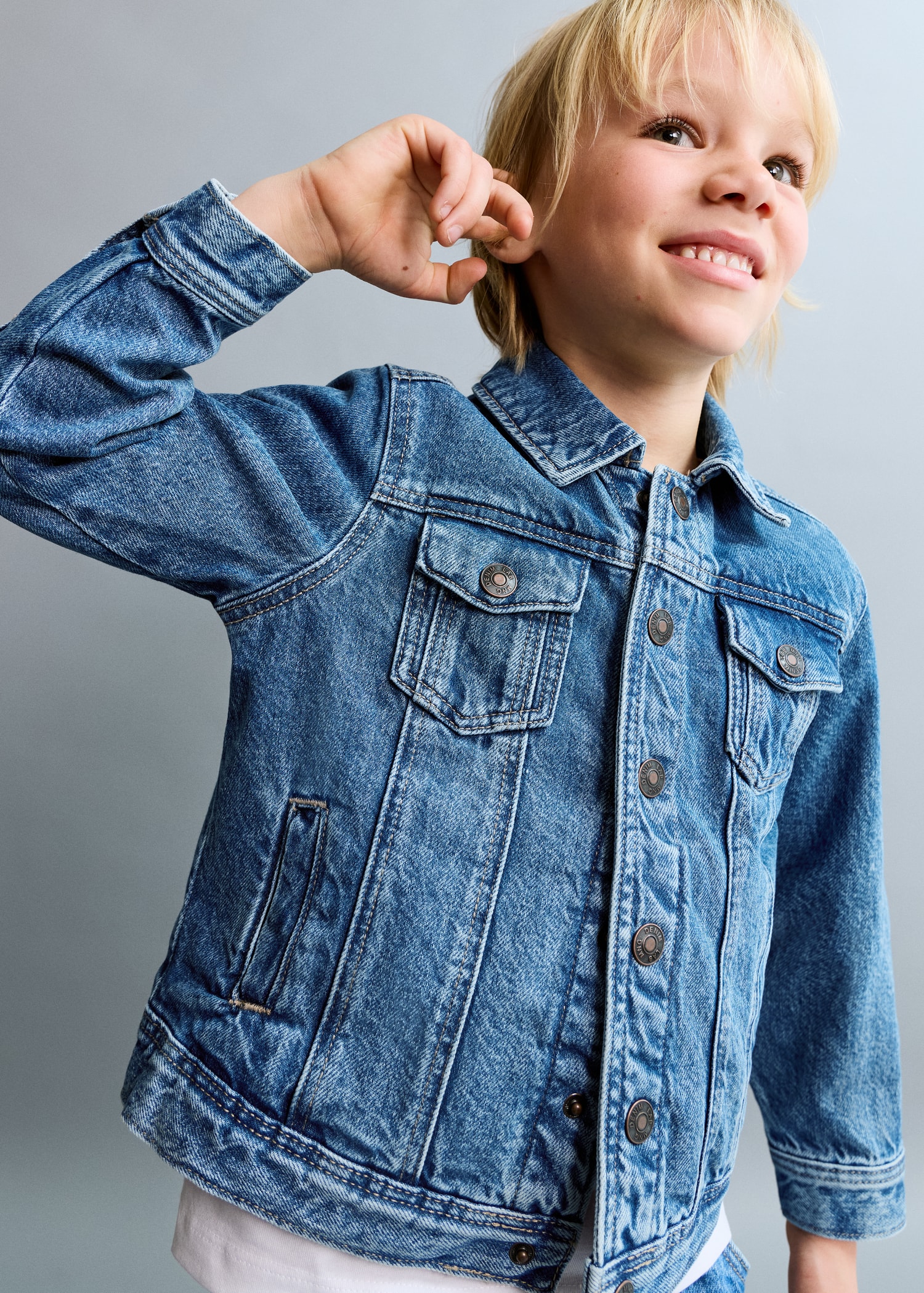 Denim jacket - Details of the article 1