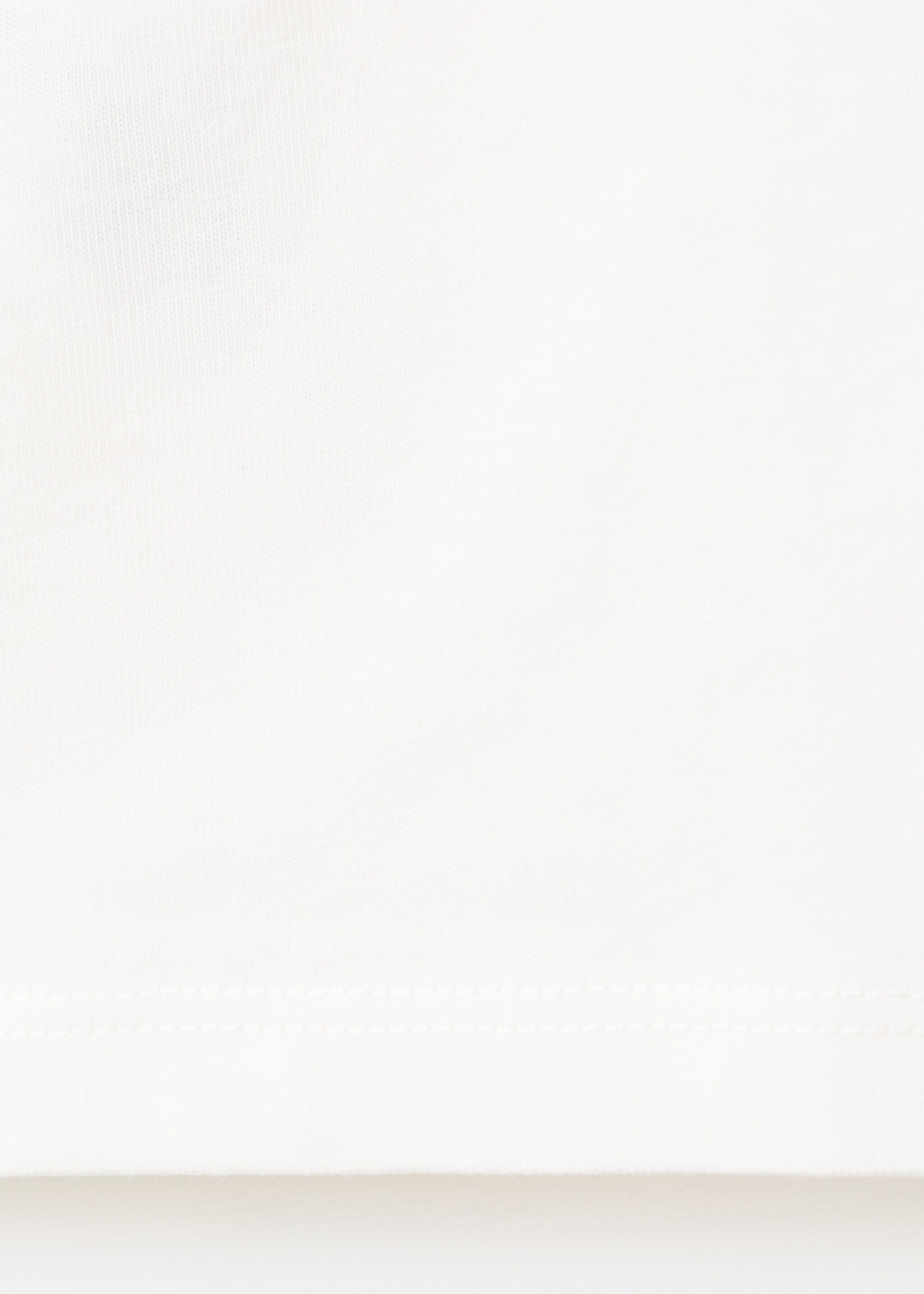 T-shirt avec texte en relief - Détail de l'article 0, Blanc cassé. Ref: 27054408-00.