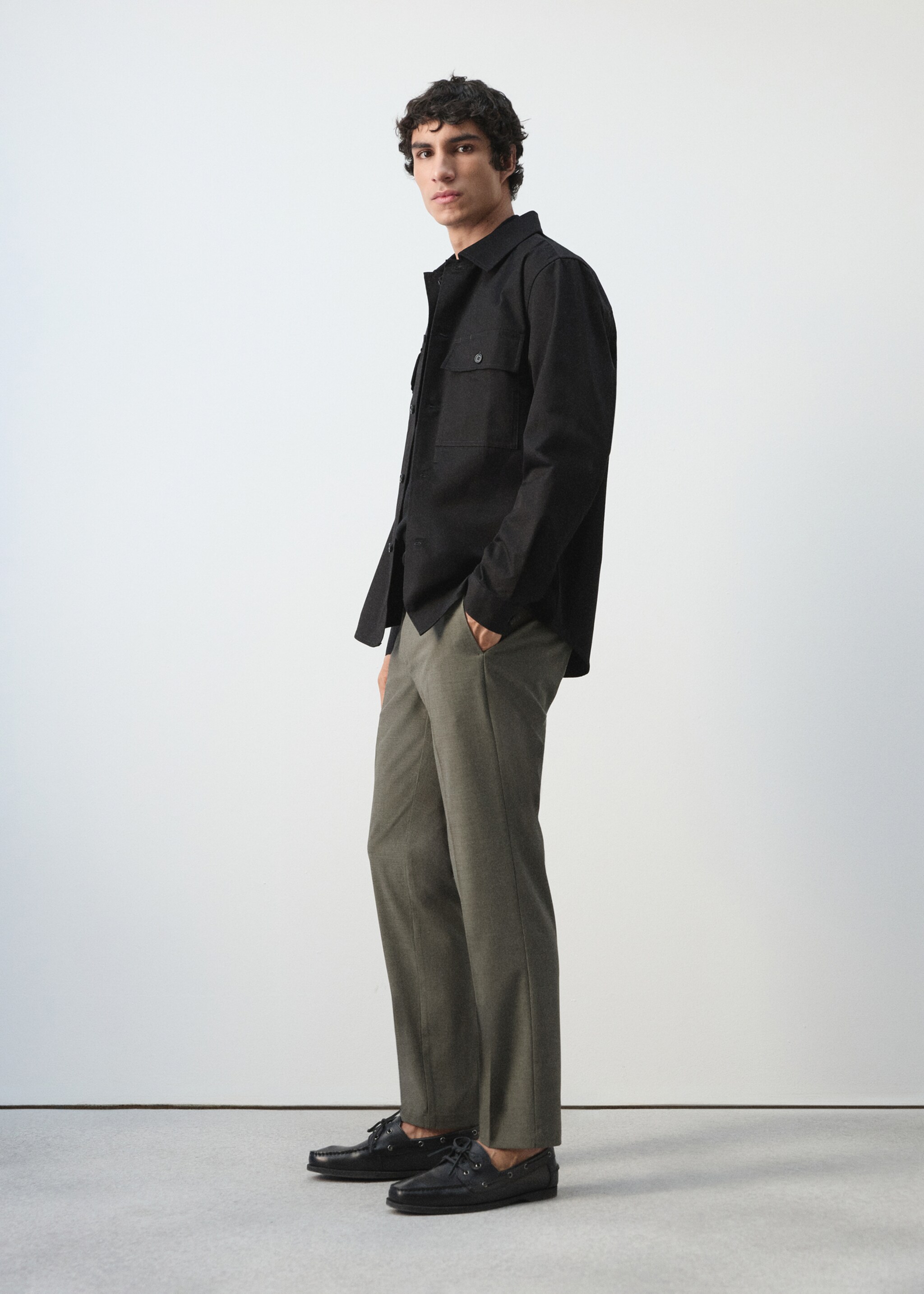 Pantalon slim fit cropped - Détail de l'article 2, Olive. Ref: 27054409-00.