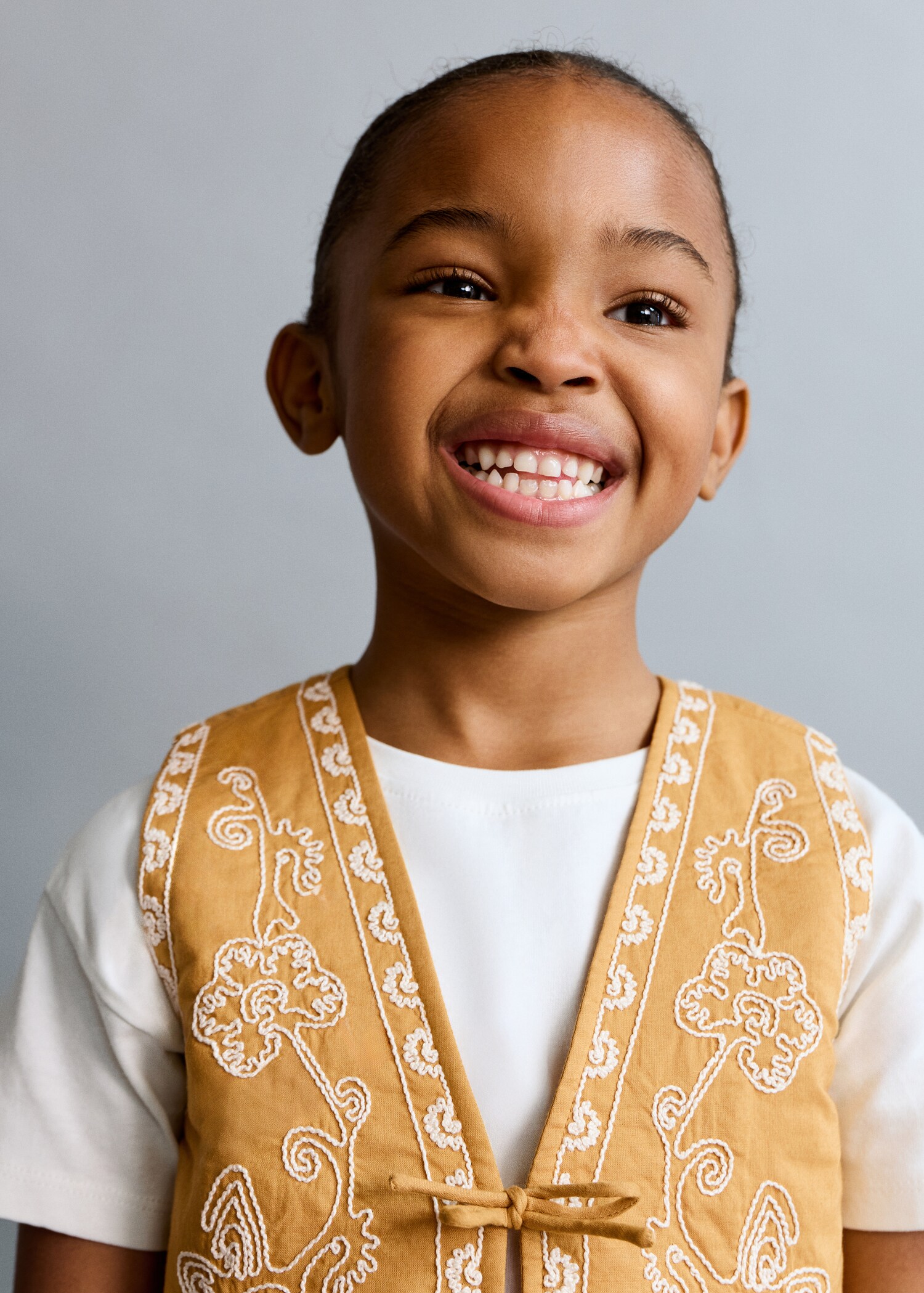 Chaleco bordado flores - Detalle del artículo 1