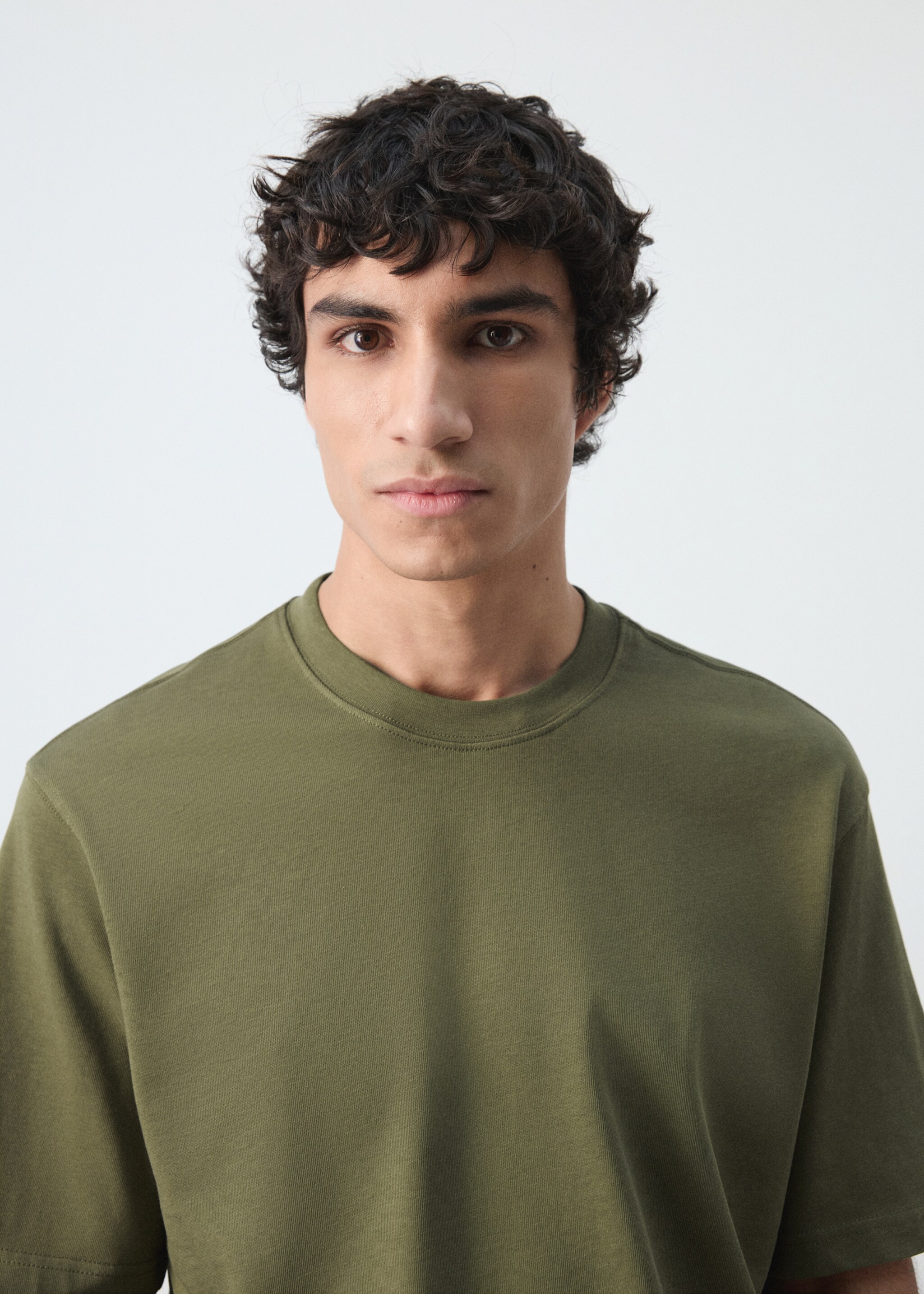 Camiseta heavy weight relaxed fit - Detalle del artículo 1, Verde oscuro. Ref: 27054430-00.