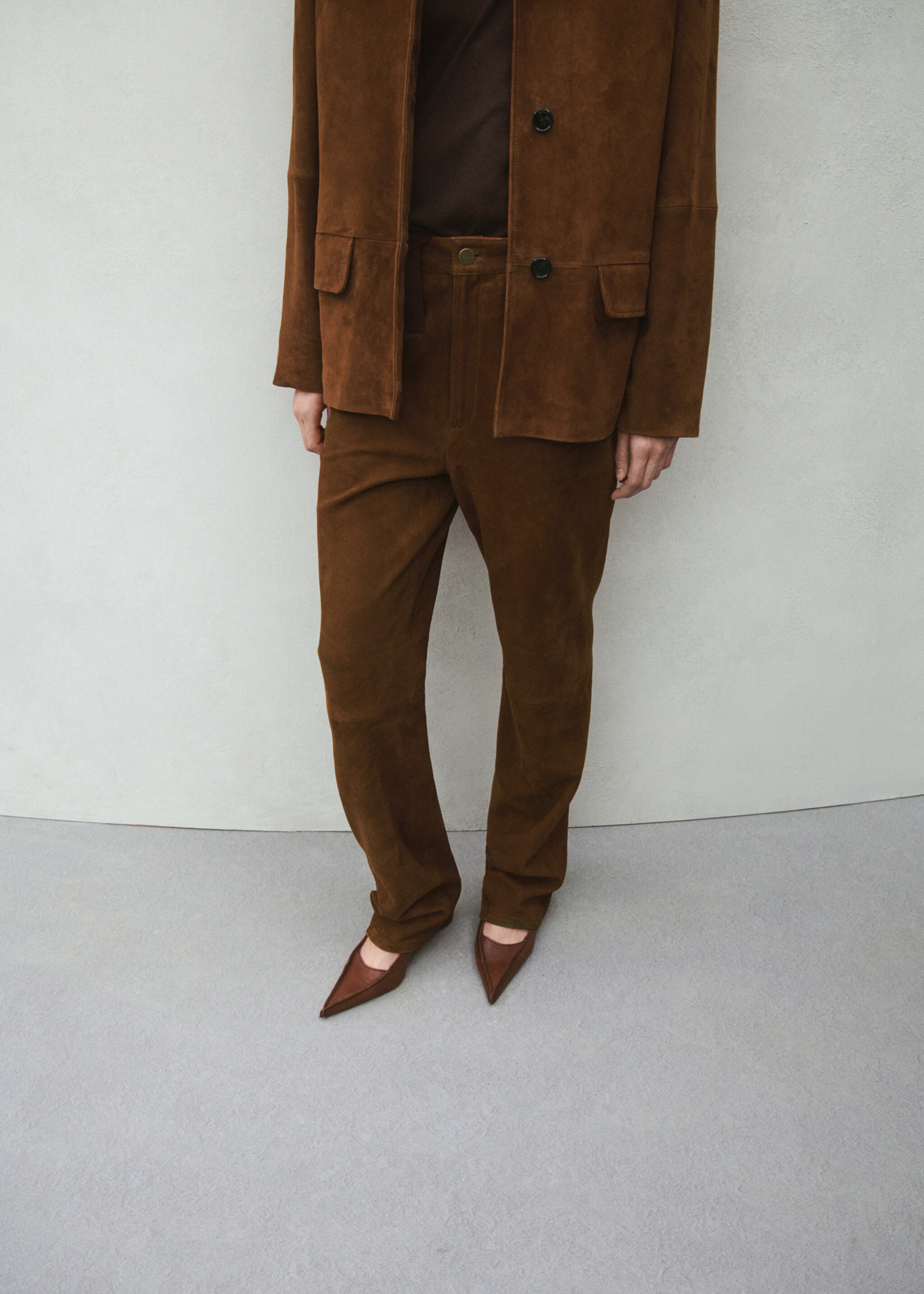 Straight-fit leather trousers - Medium plane, Tobacco Brown. Ref: 27054433-00.