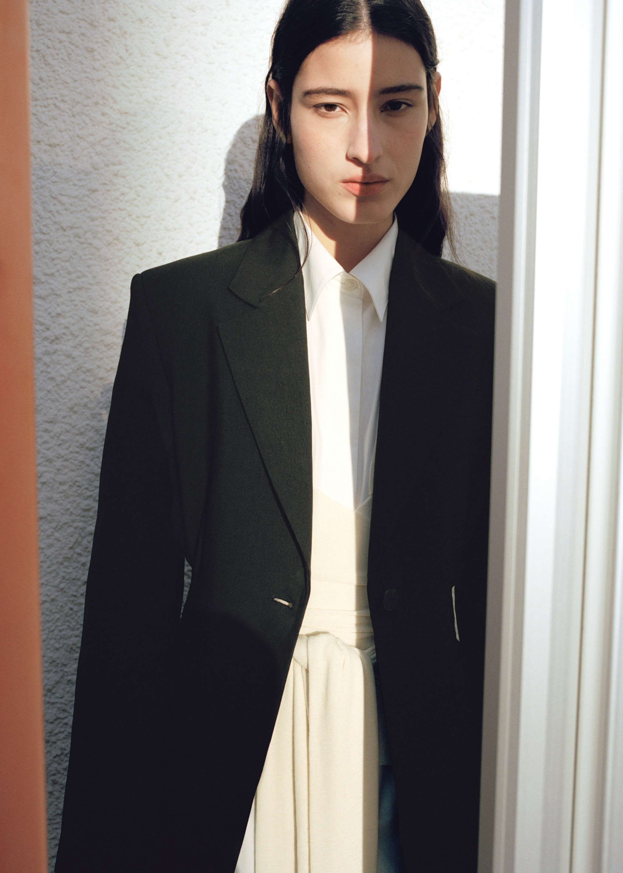 Fitted lyocell jacket - Details of the article 1, Black. Ref: 27054446-00.