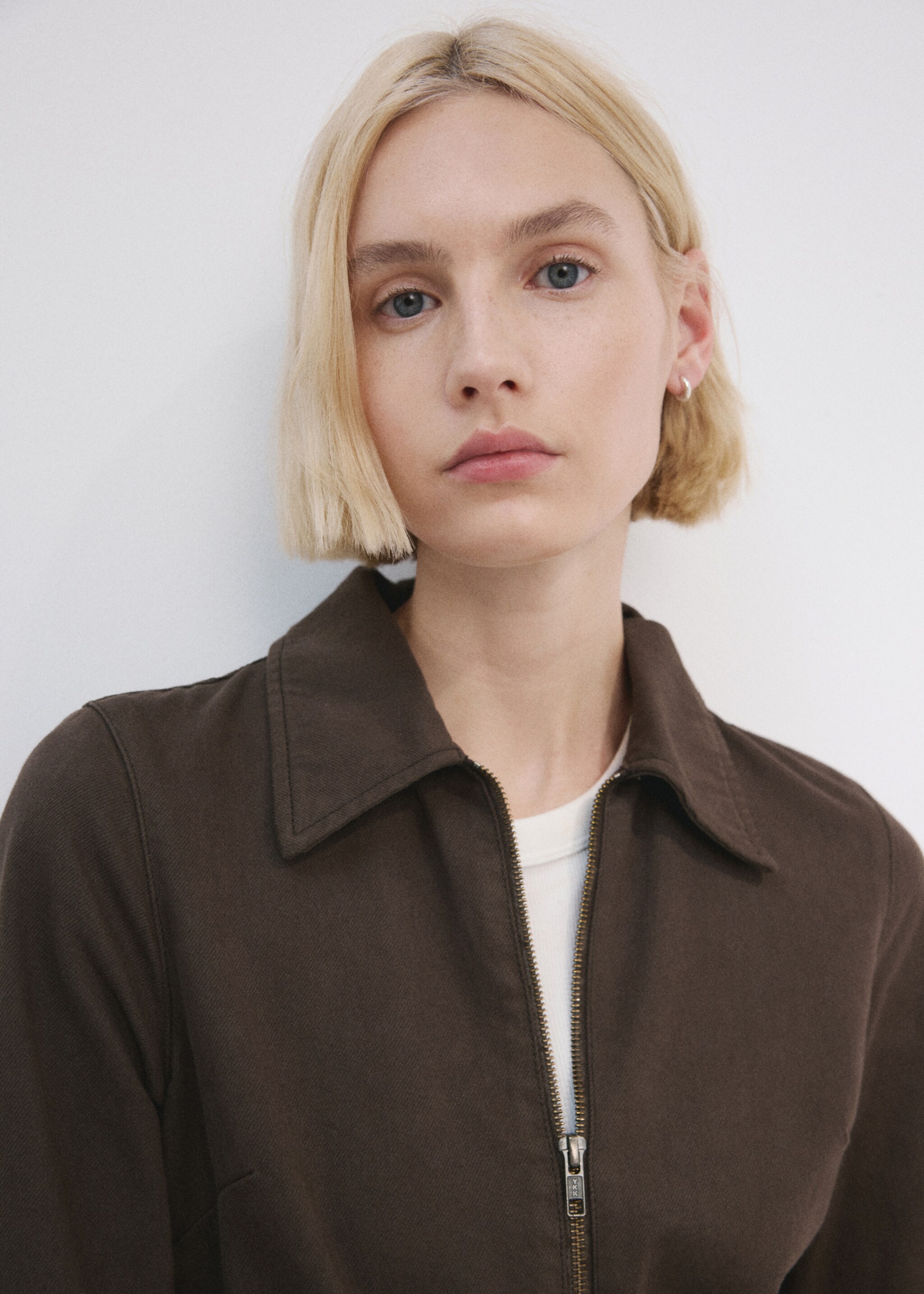 Zip denim jumpsuit - Details of the article 1, Chocolate. Ref: 27054450-00.