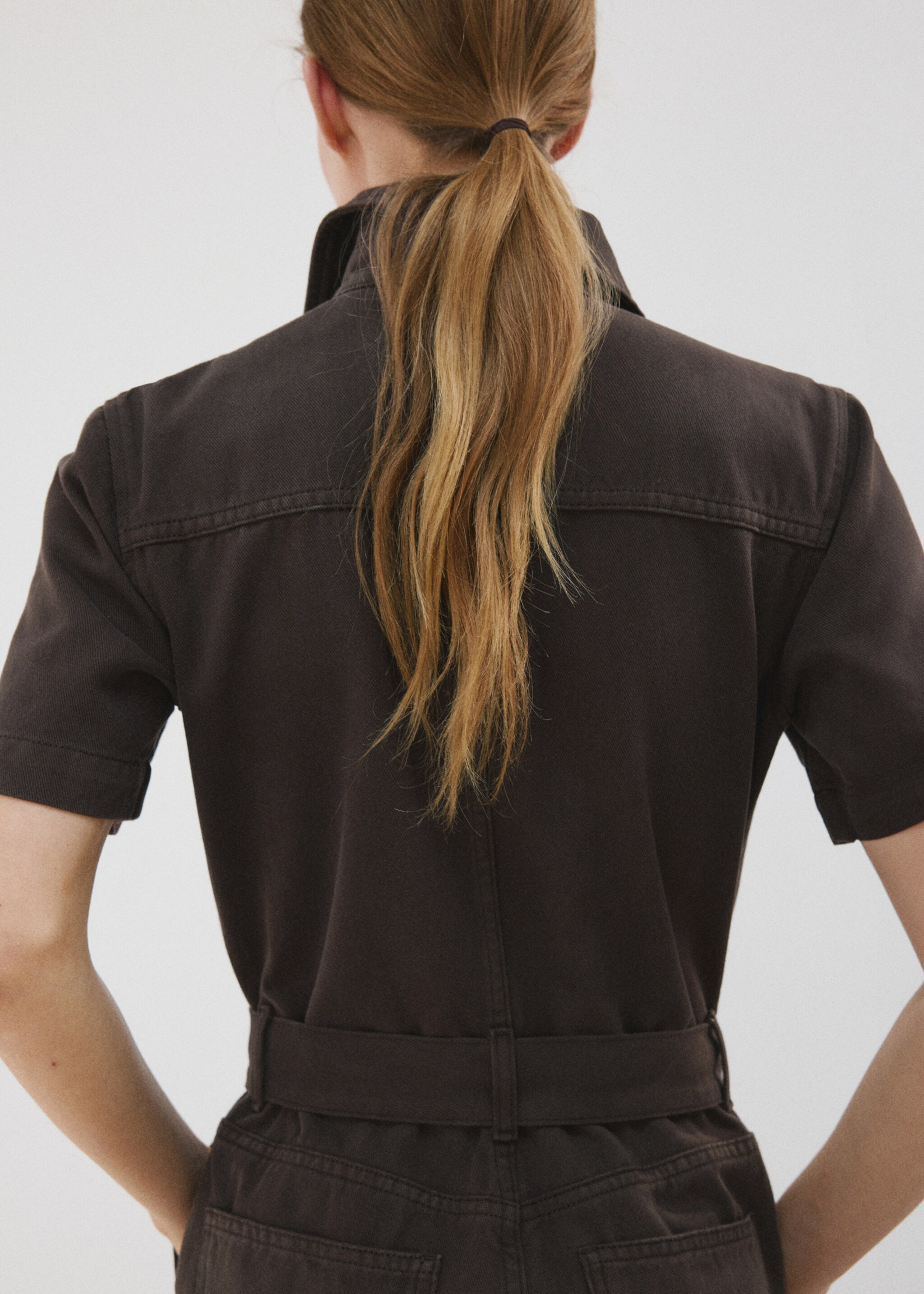 Zip denim jumpsuit - Details of the article 6, Chocolate. Ref: 27054450-00.