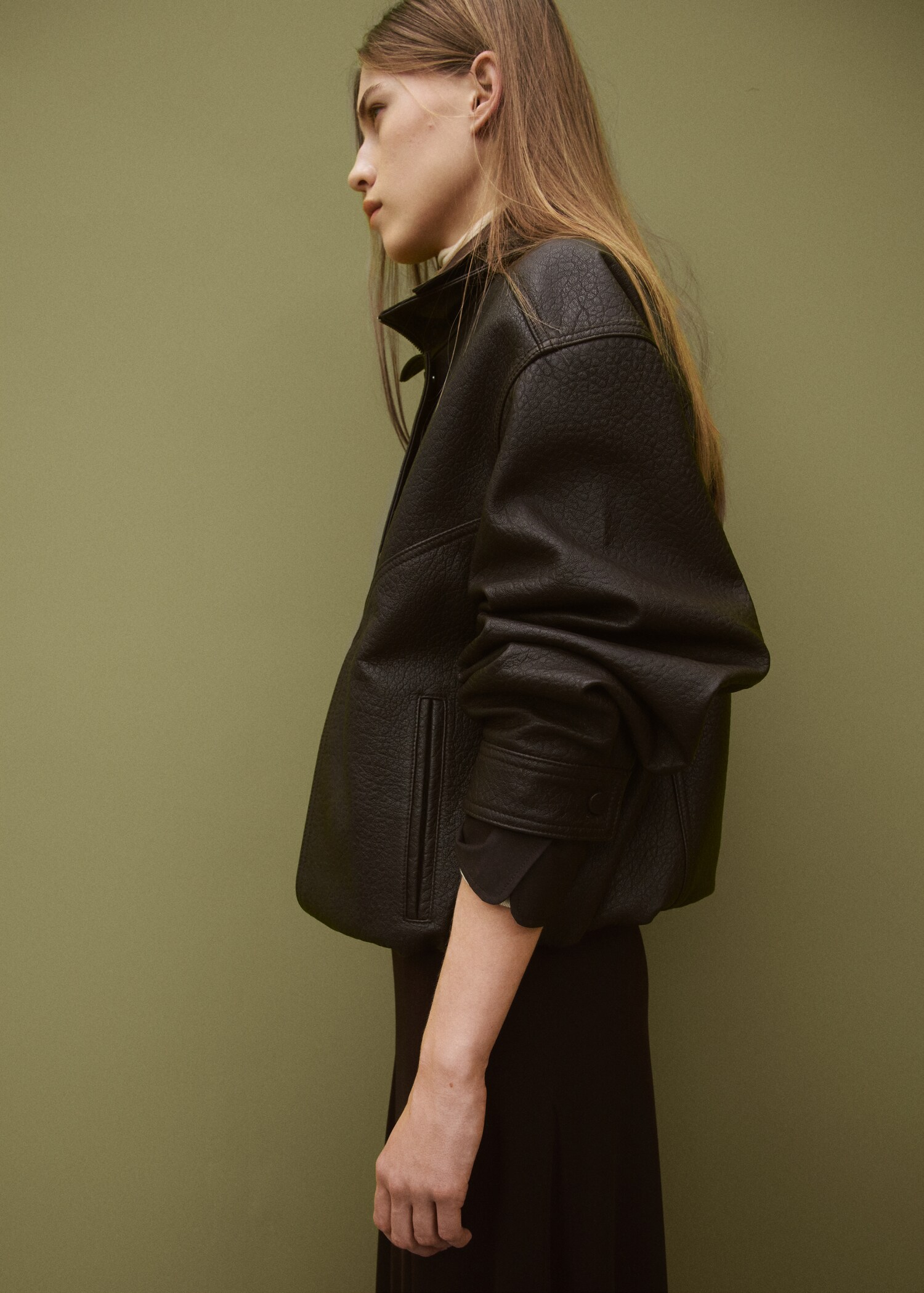 100% leather oversized funnel neck jacket - Details of the article 1