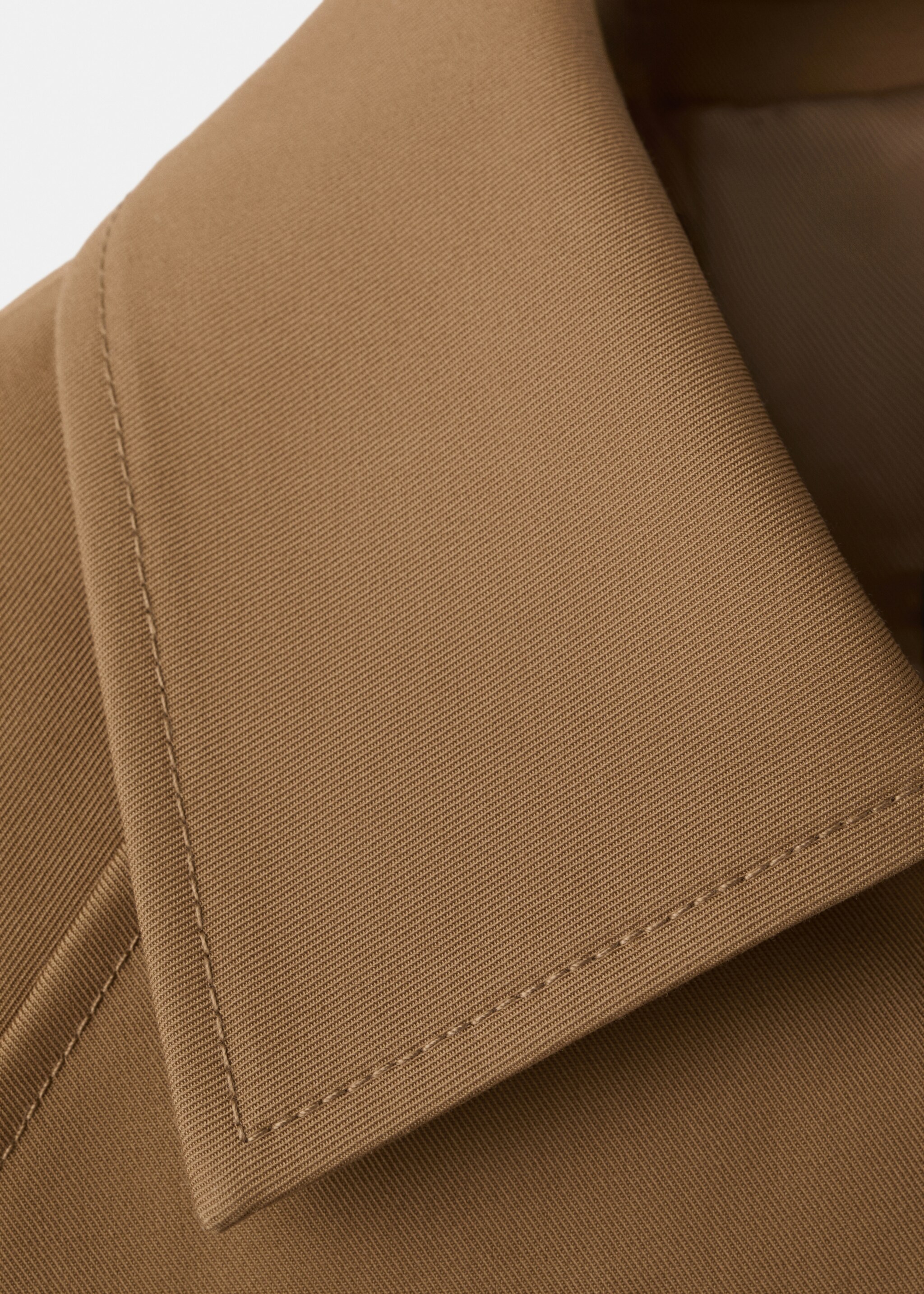 Oversized short trench - Details of the article 8, Medium Brown. Ref: 27054774-00.