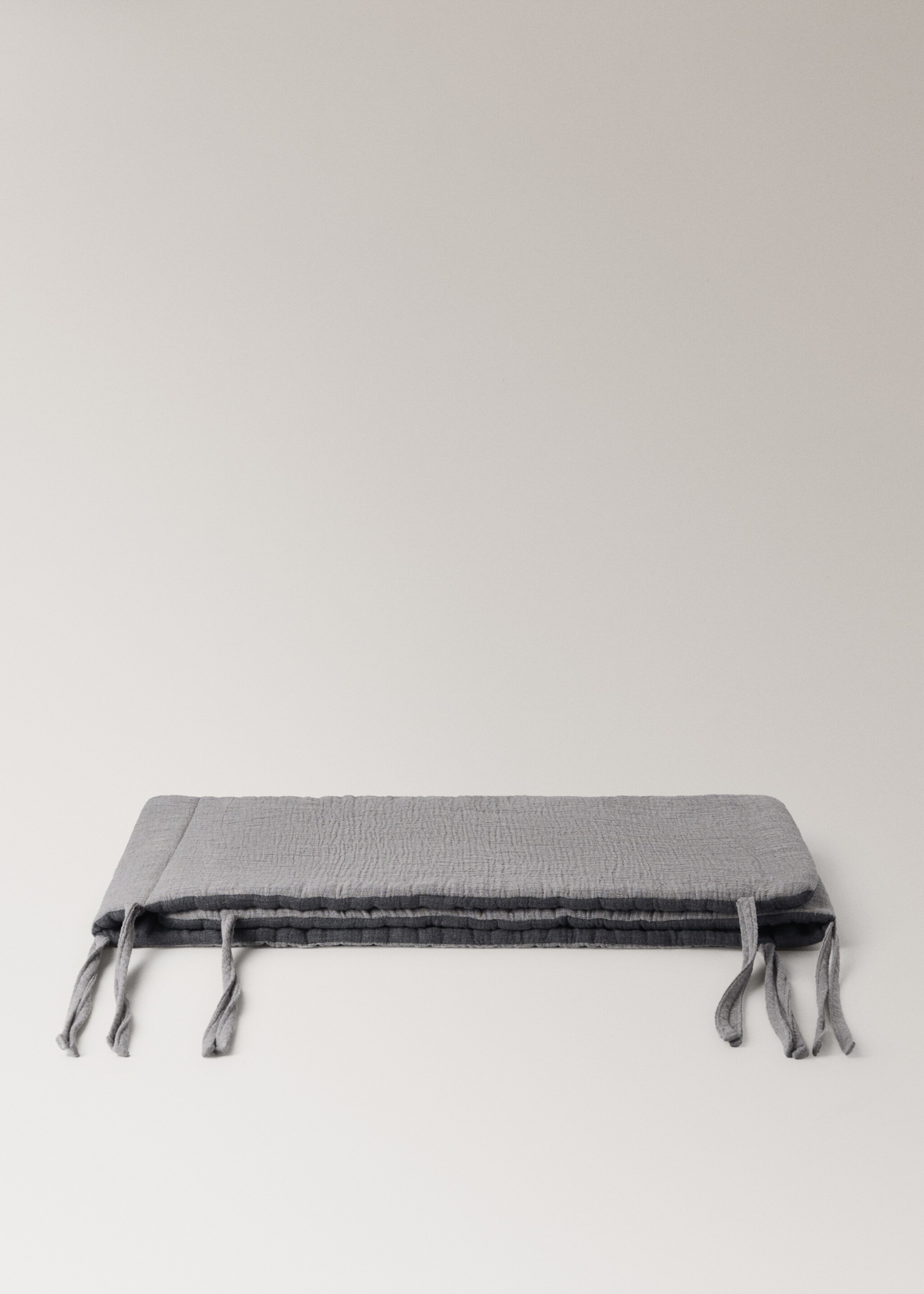 Kinderbettschutz aus Baumwollgaze - Artikel ohne Model, Grau. Ref: 27054787-00.