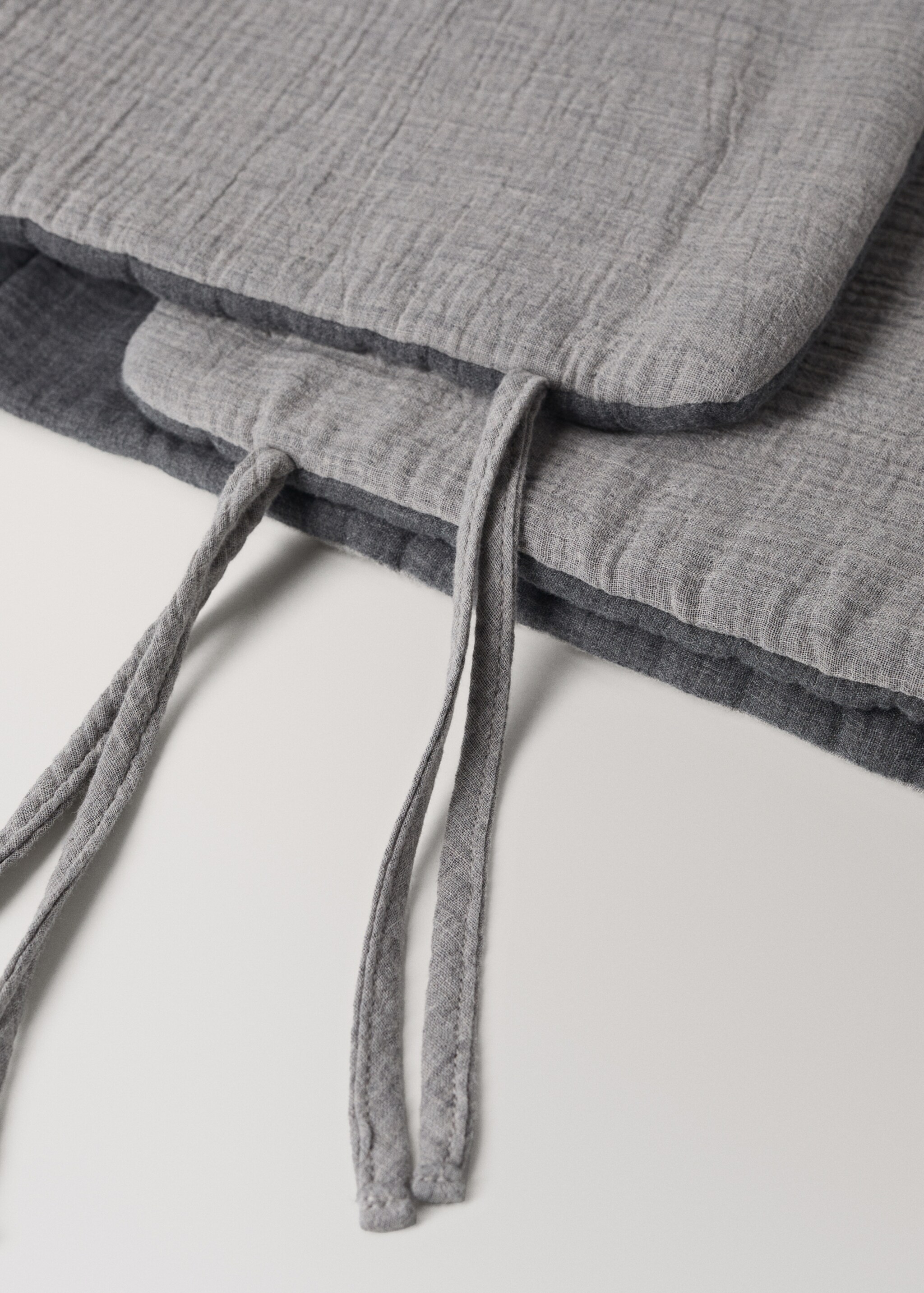 Kinderbettschutz aus Baumwollgaze - Detail des Artikels 1, Grau. Ref: 27054787-00.