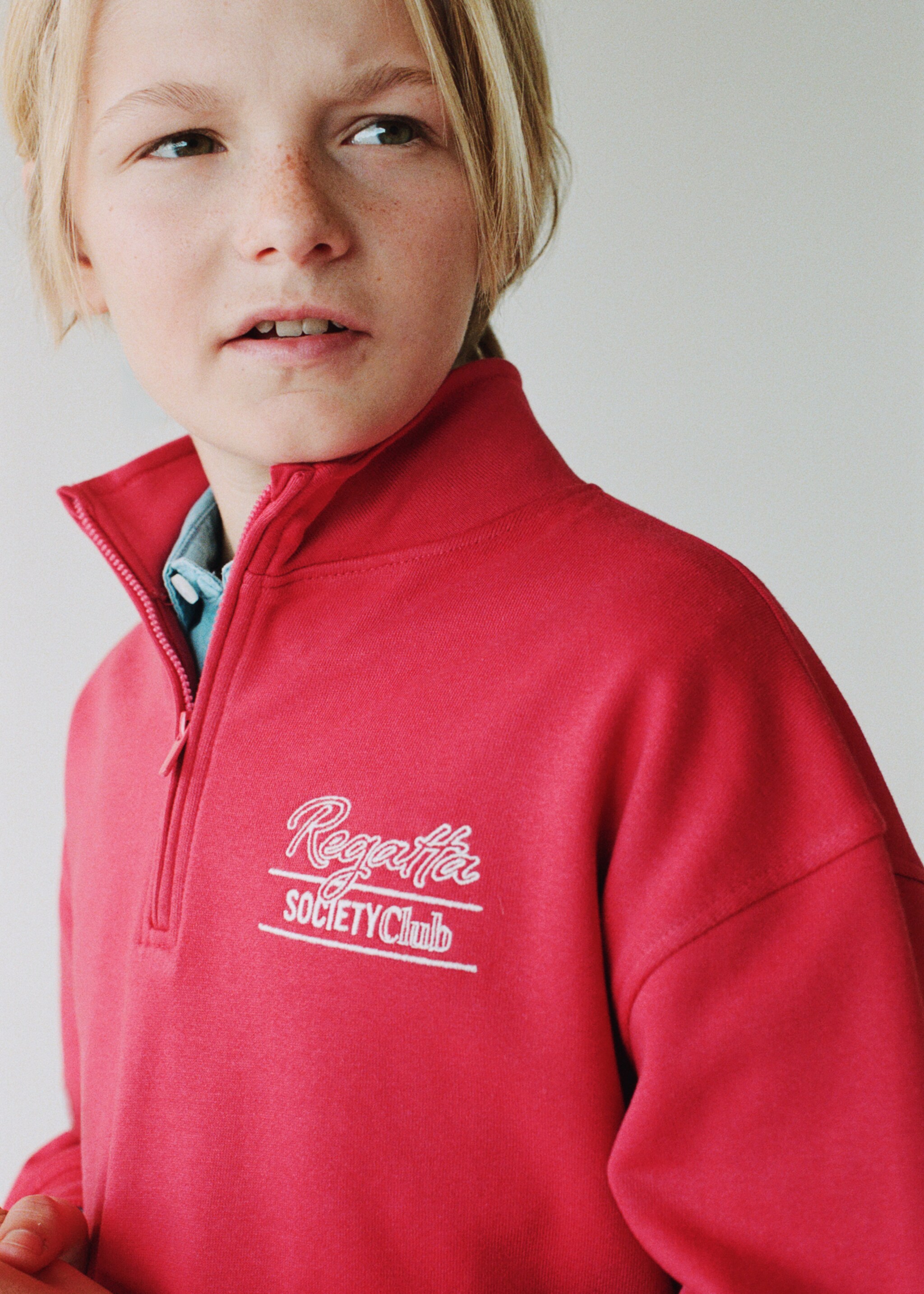 T-shirt coton col montant - Détail de l'article 5, Rouge. Ref: 27055150-00.