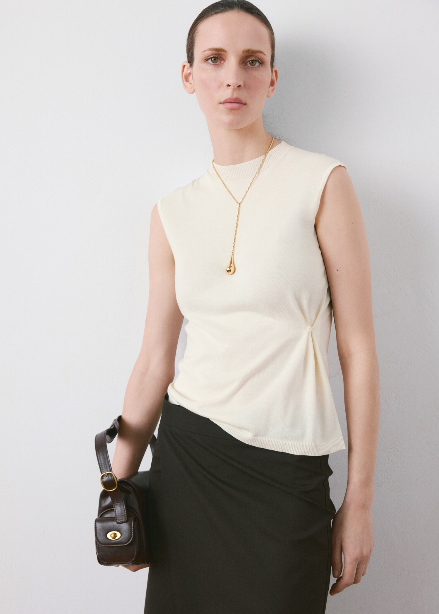 Top maille froncé sur le côté - Plan moyen