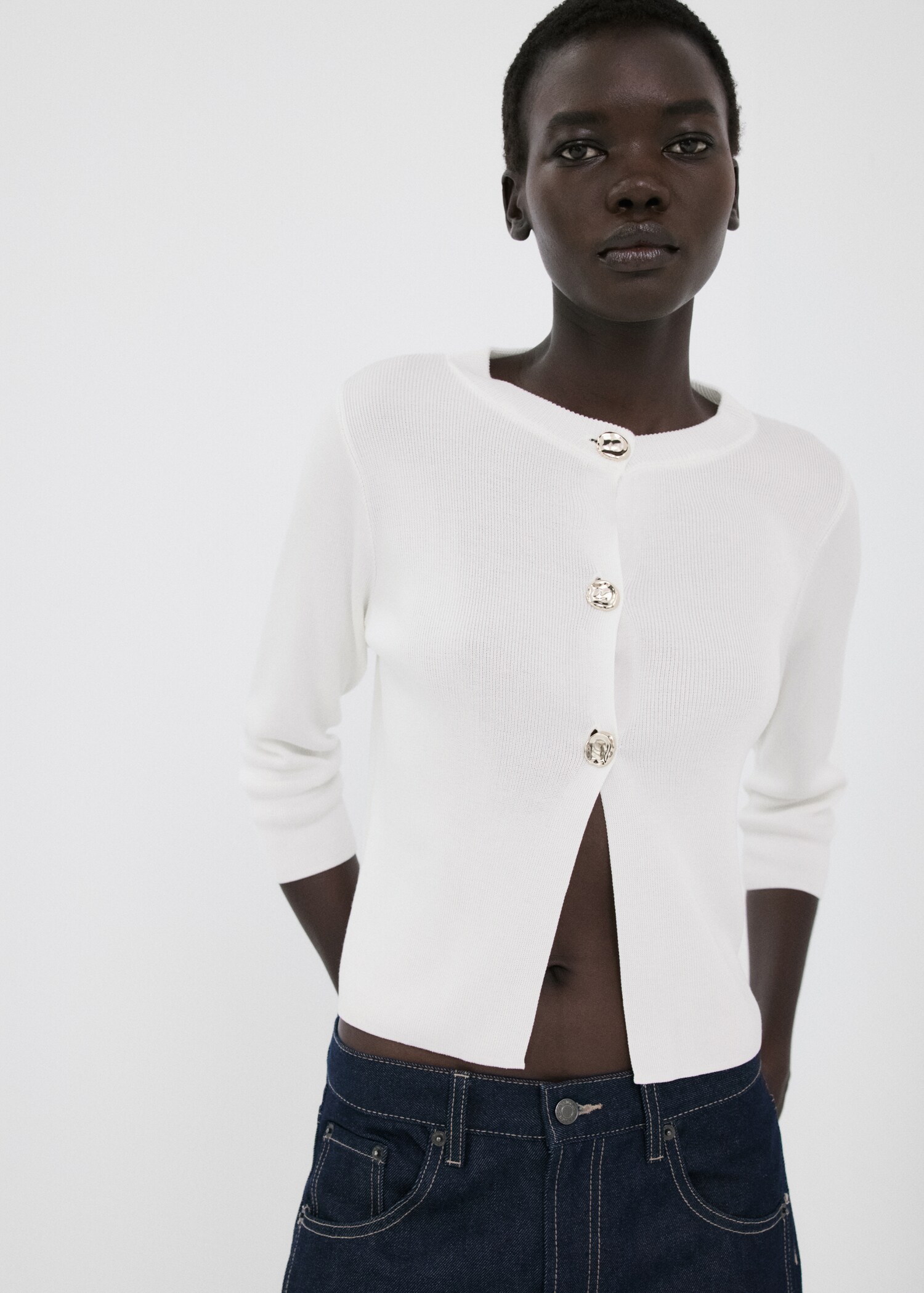 Knitted cardigan with jewel button - Medium plane