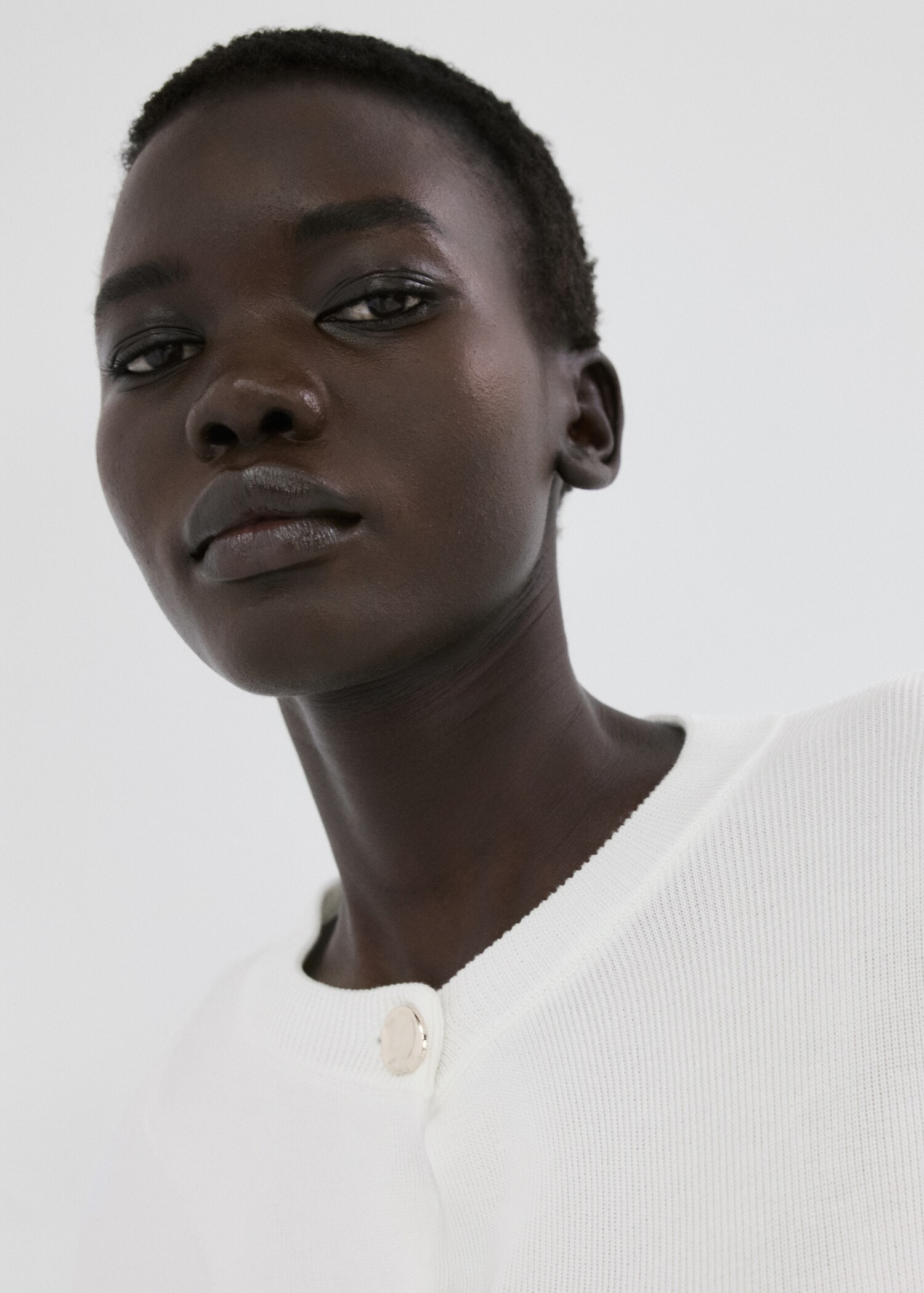 Knitted cardigan with jewel button - Details of the article 1