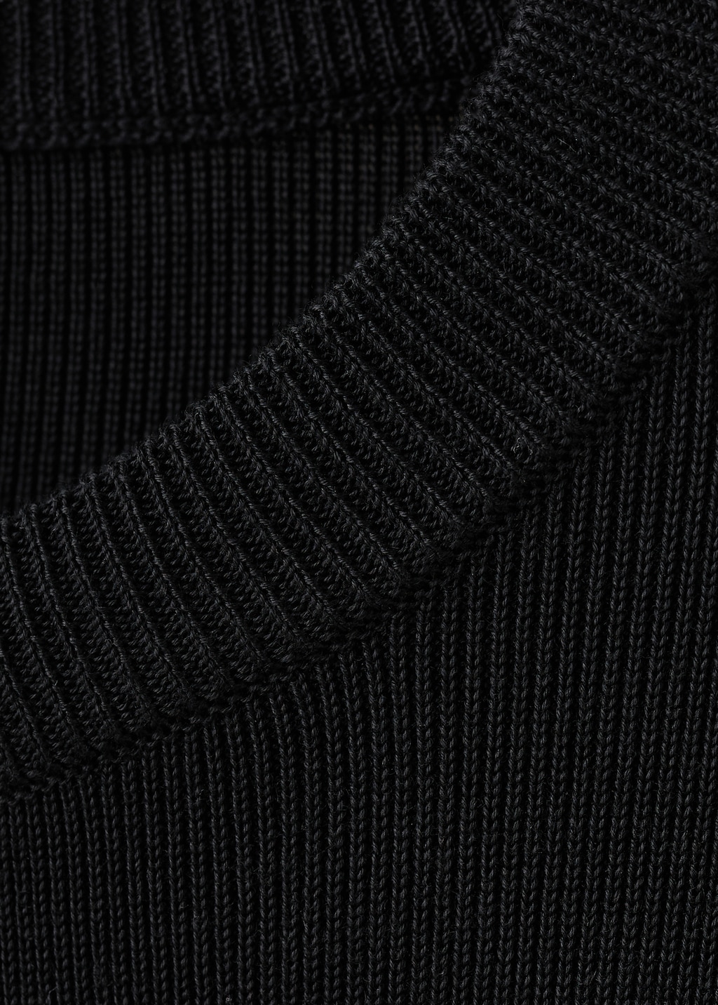 Knitted cardigan with jewel button - image 5