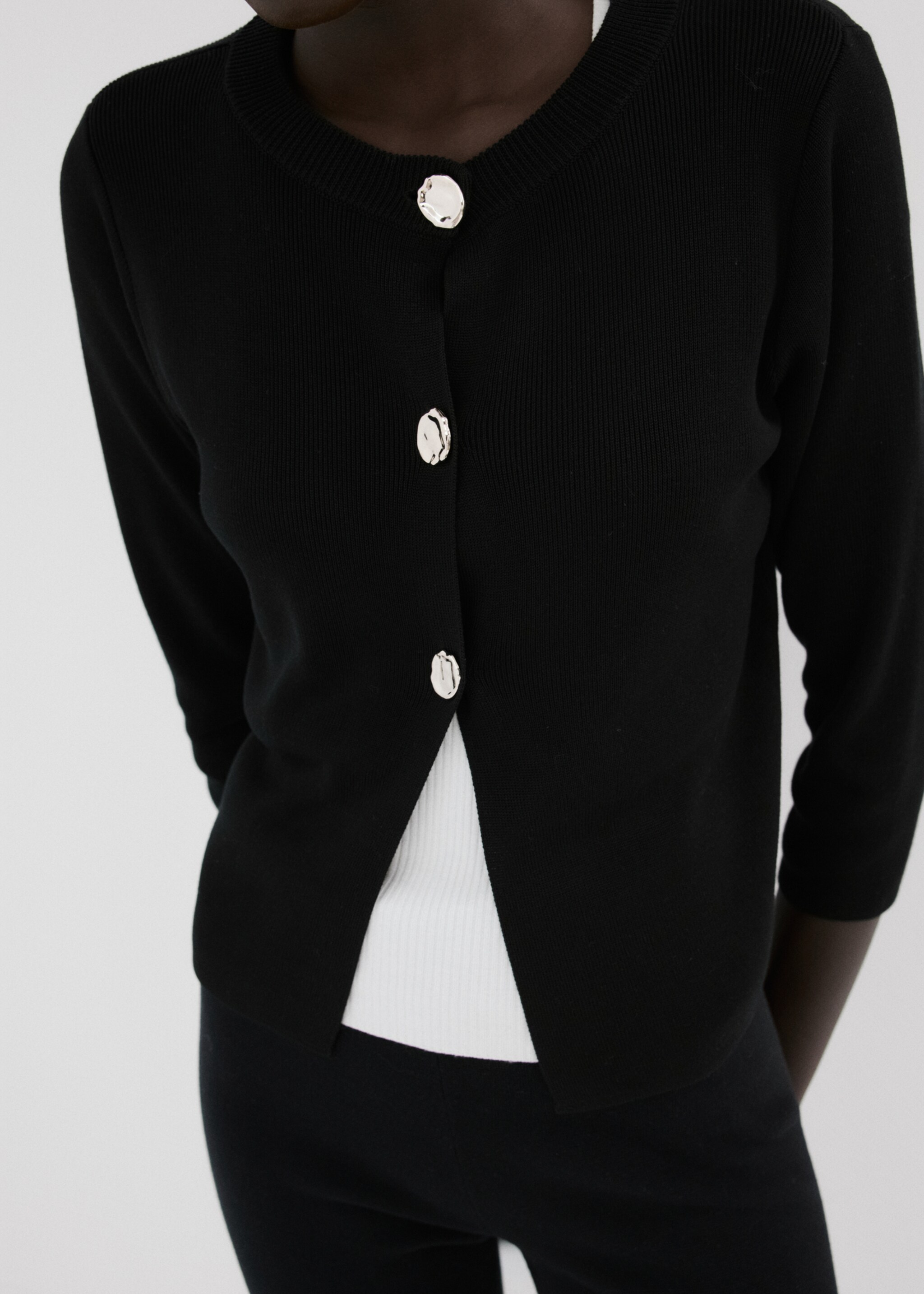 Knitted cardigan with jewel button - Details of the article 6, Black. Ref: 27055822-00.