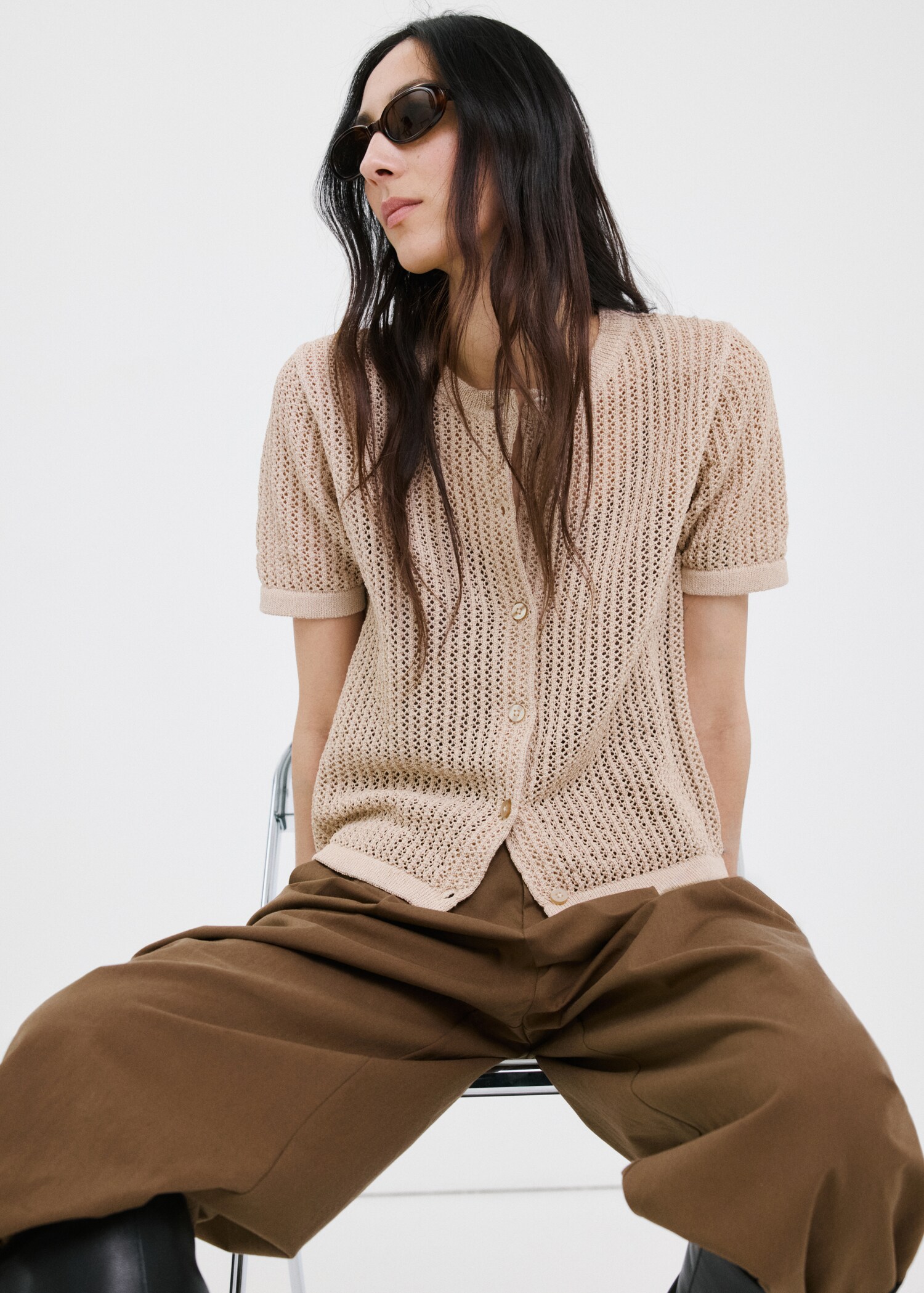 Short-sleeved openwork knitted cardigan - Details of the article 2