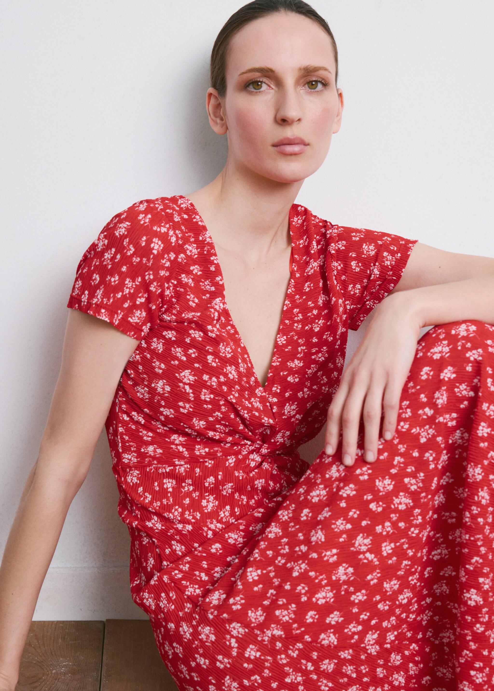 Printed midi-dress - Details of the article 2, Red. Ref: 27055825-00.