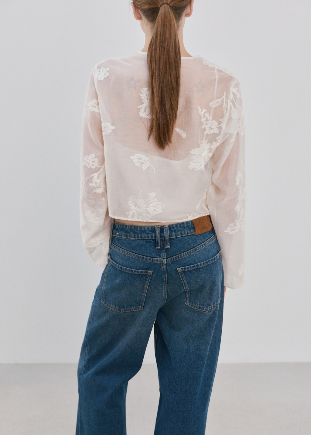 Lyocell blouse with floral embroidery - image 2