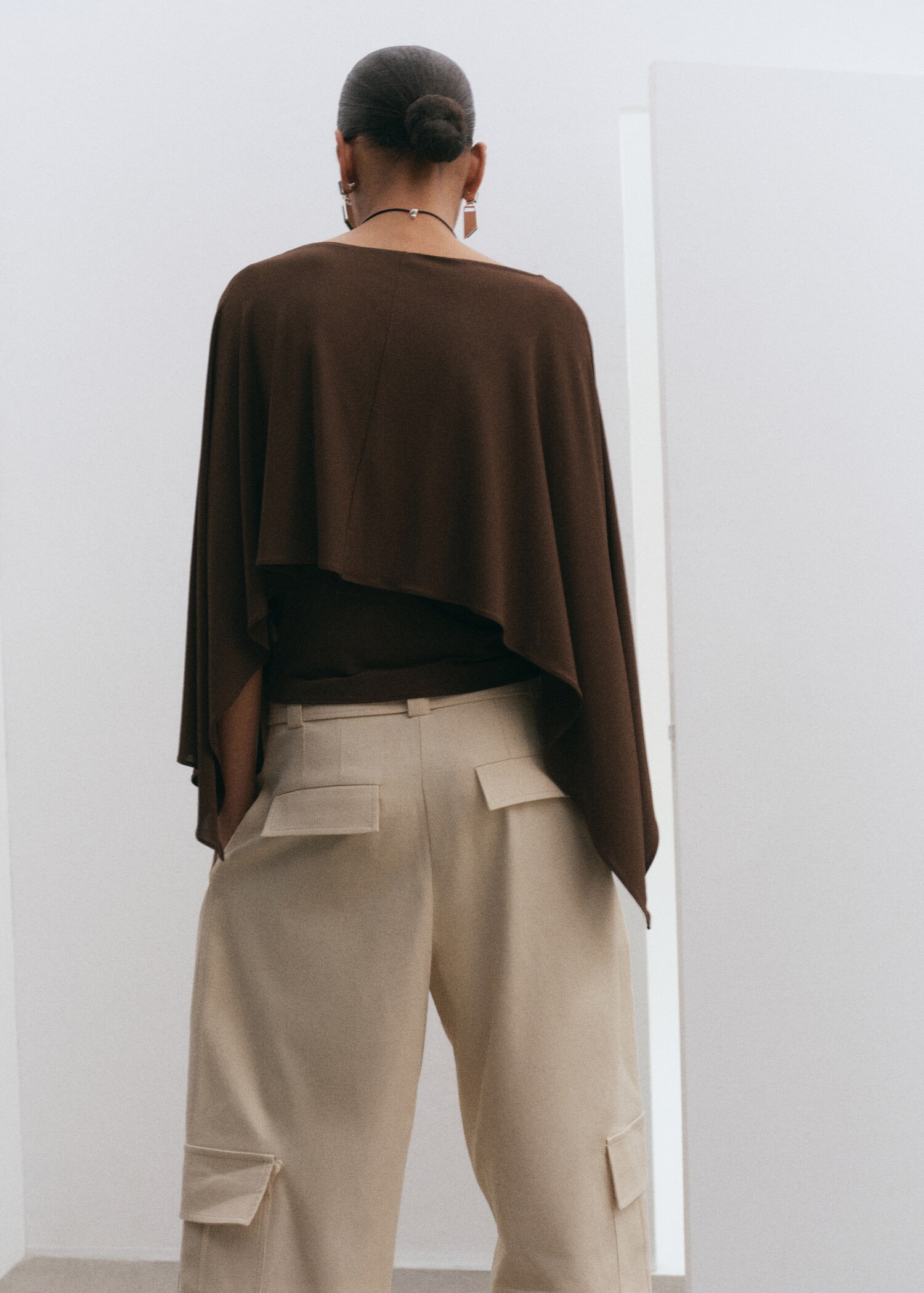 بلوزة .-- lina - الجهة الخلفية للمنتج