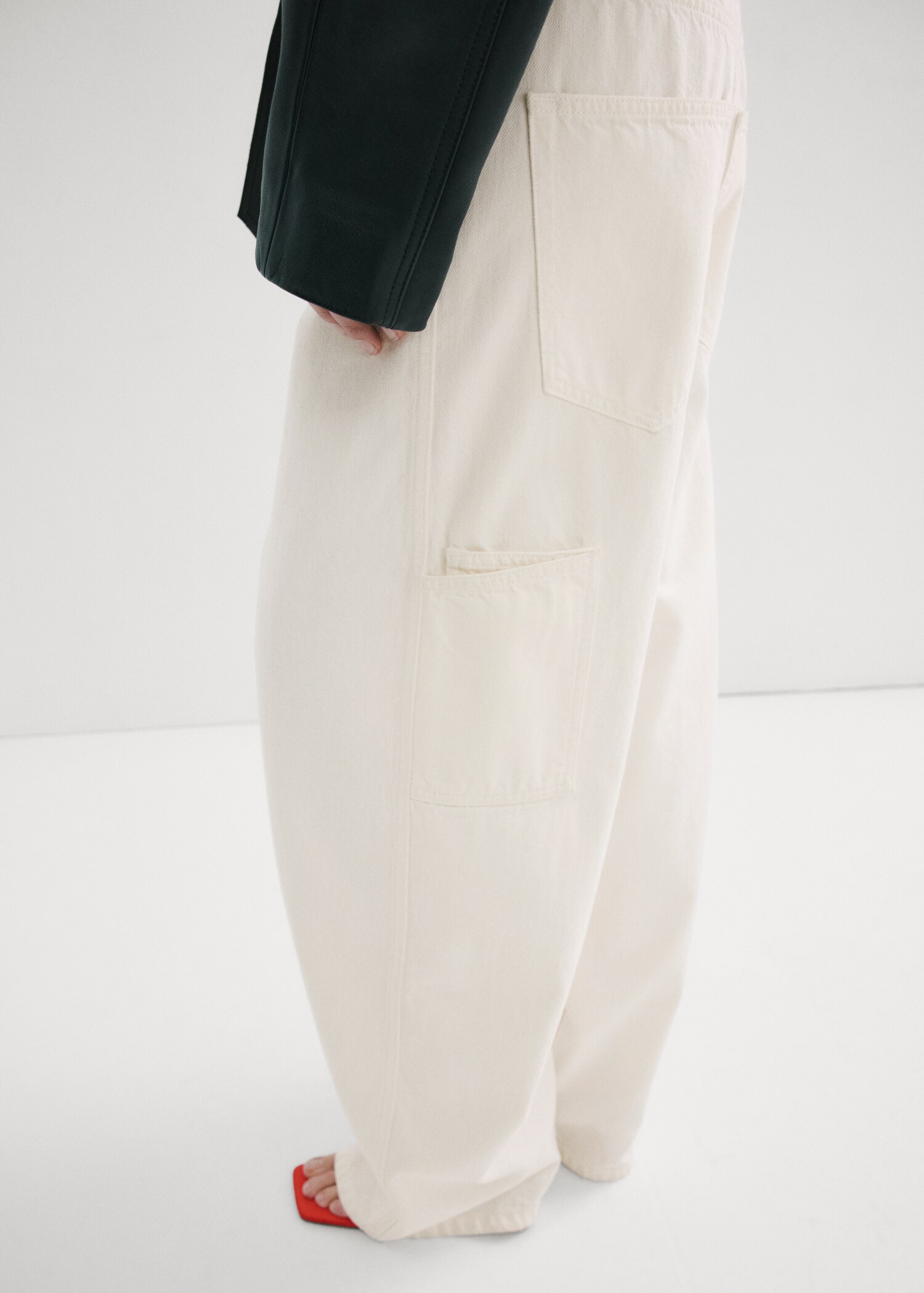 High-rise balloon jeans - Details of the article 6