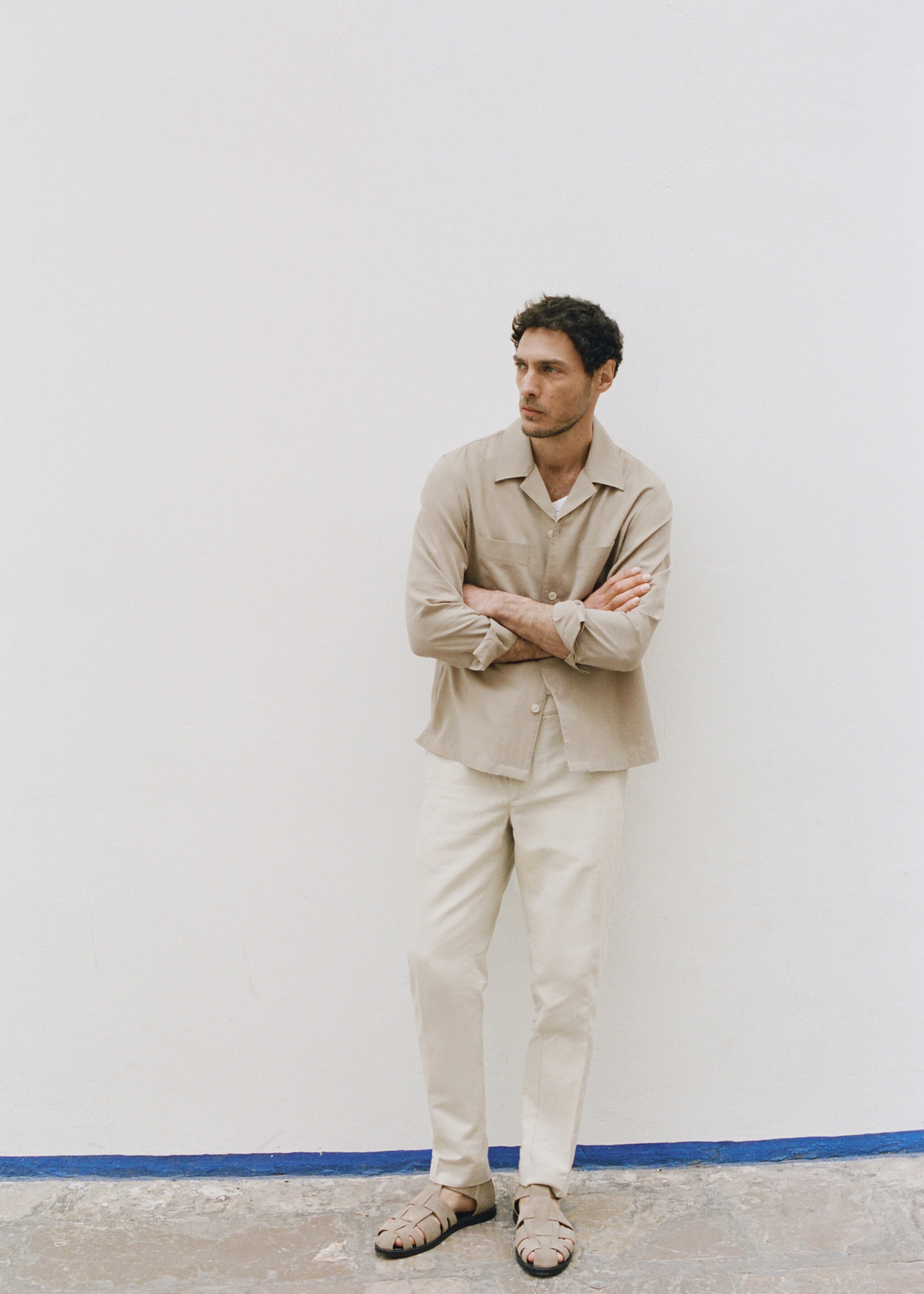 Slim-fit cotton linen trousers - Details of the article 5, Sand. Ref: 27055931-00.