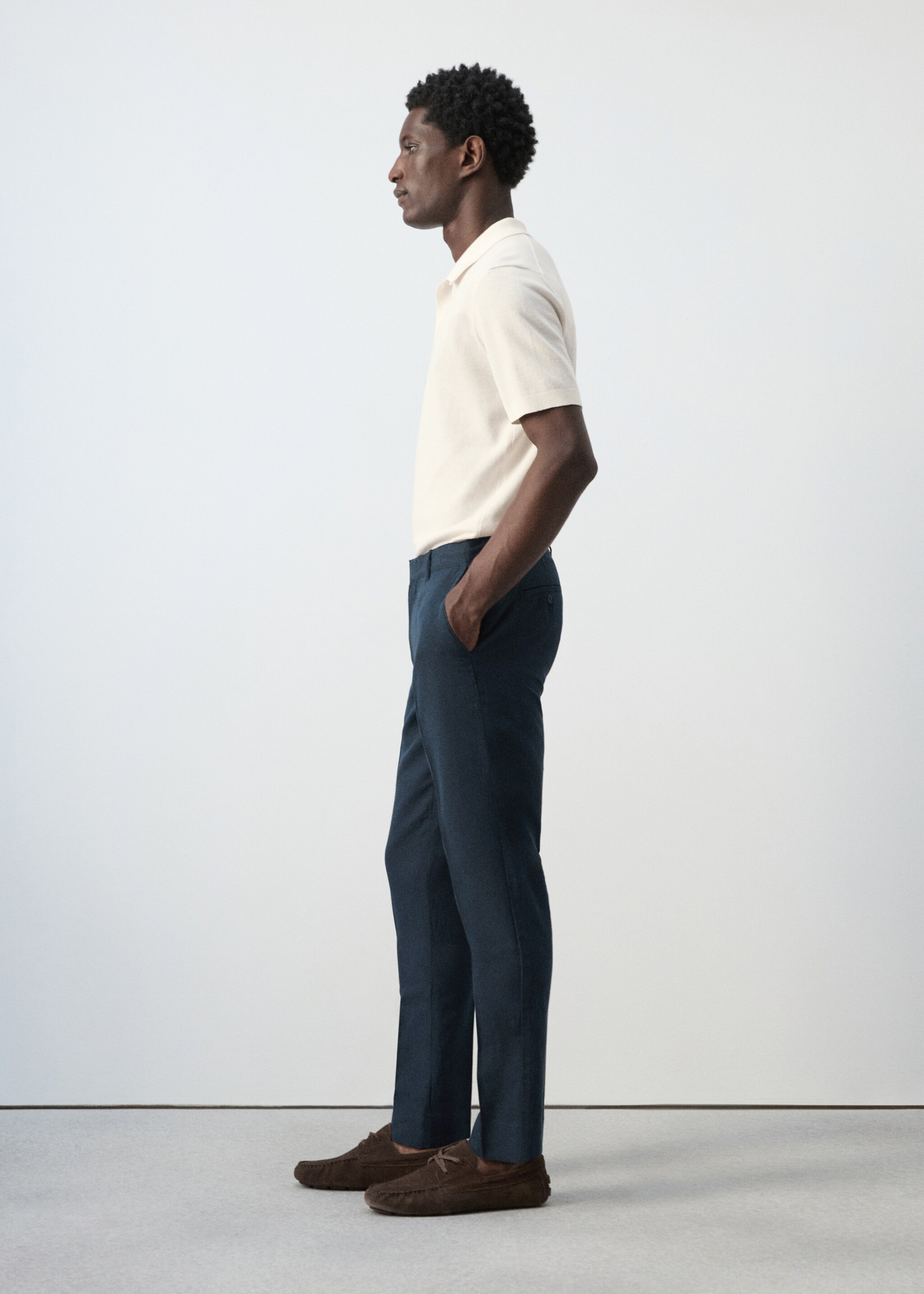 Slim-fit cotton linen trousers - Details of the article 2, Navy. Ref: 27055931-00.