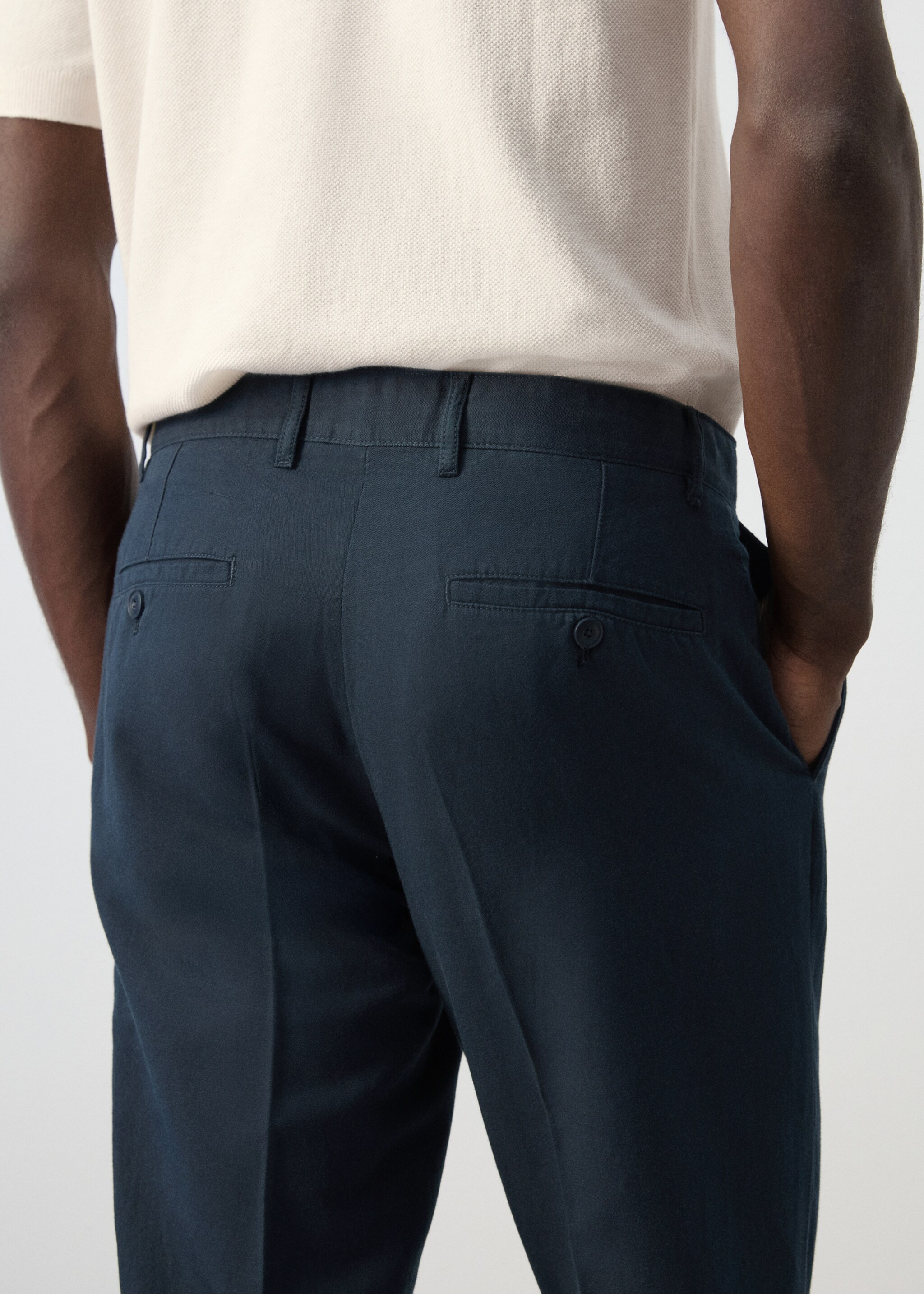 Slim-fit cotton linen trousers - Details of the article 6, Navy. Ref: 27055931-00.