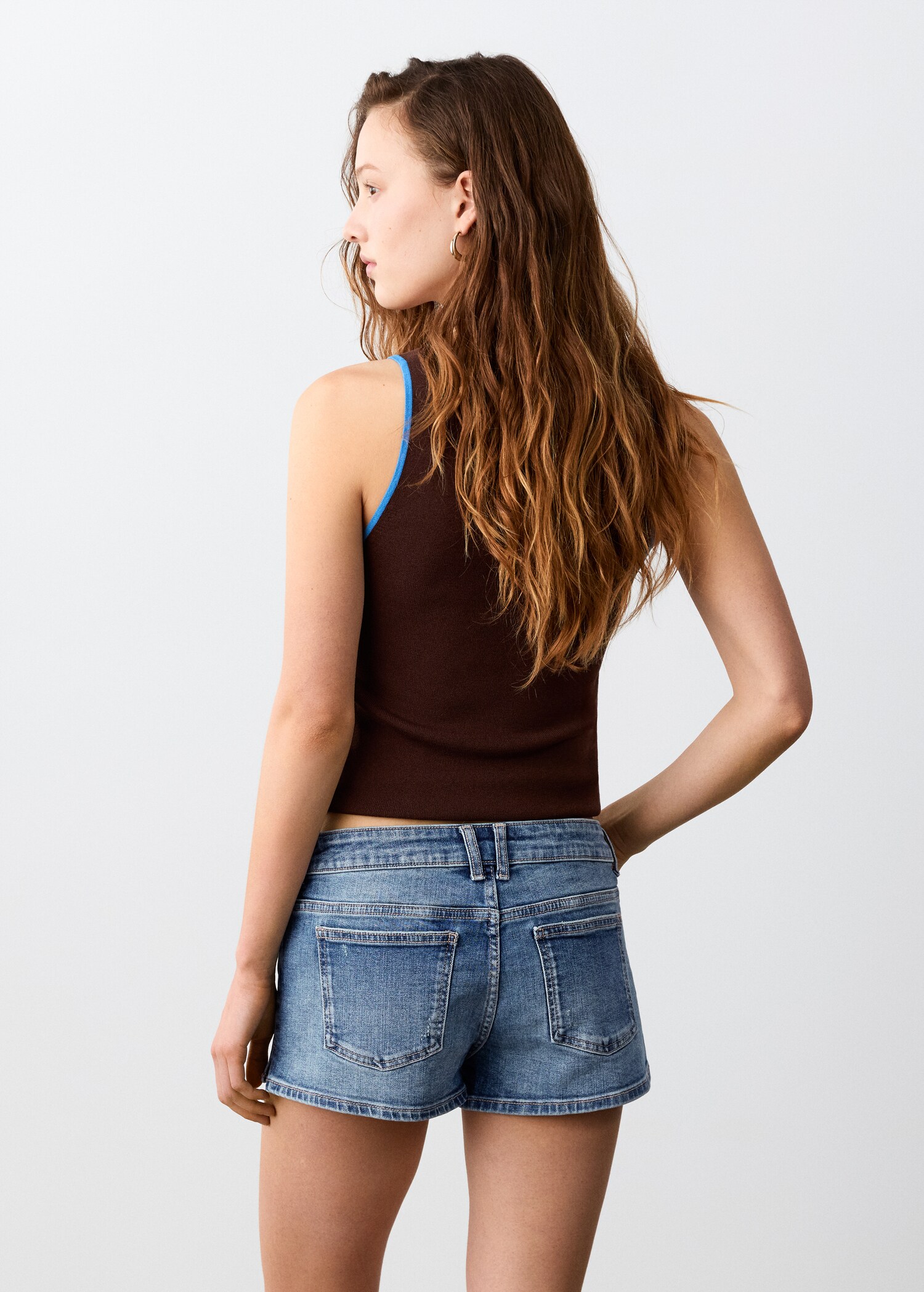Low waist denim shorts - Reverse of the article