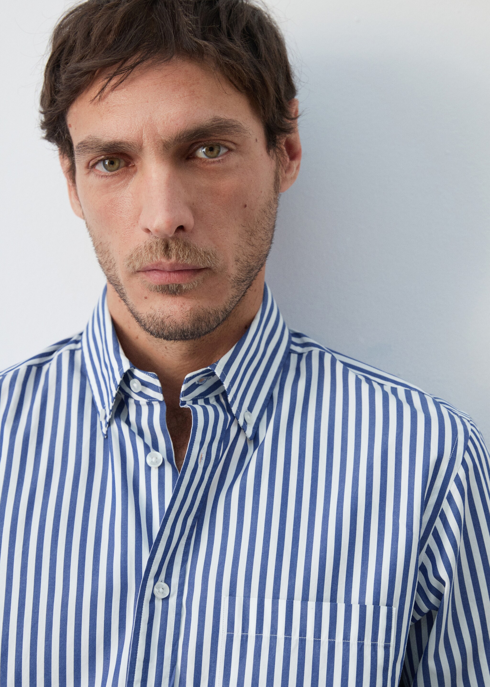 Regular-fit striped 100% cotton shirt - Details of the article 1, Vibrant blue. Ref: 27055945-00.