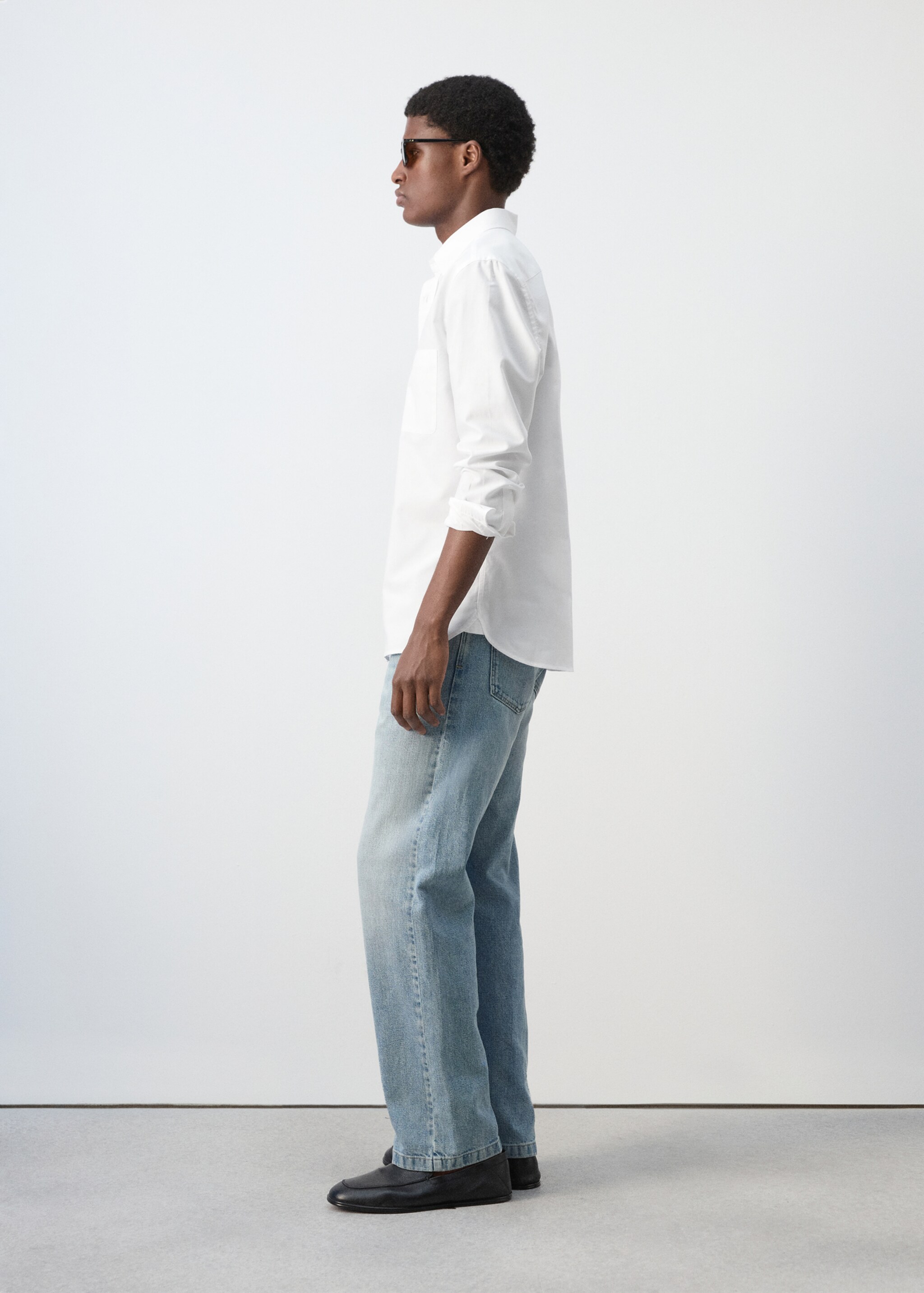 Lightweight Oxford shirt 100% cotton regular fit - Details of the article 2, White. Ref: 27055946-00.