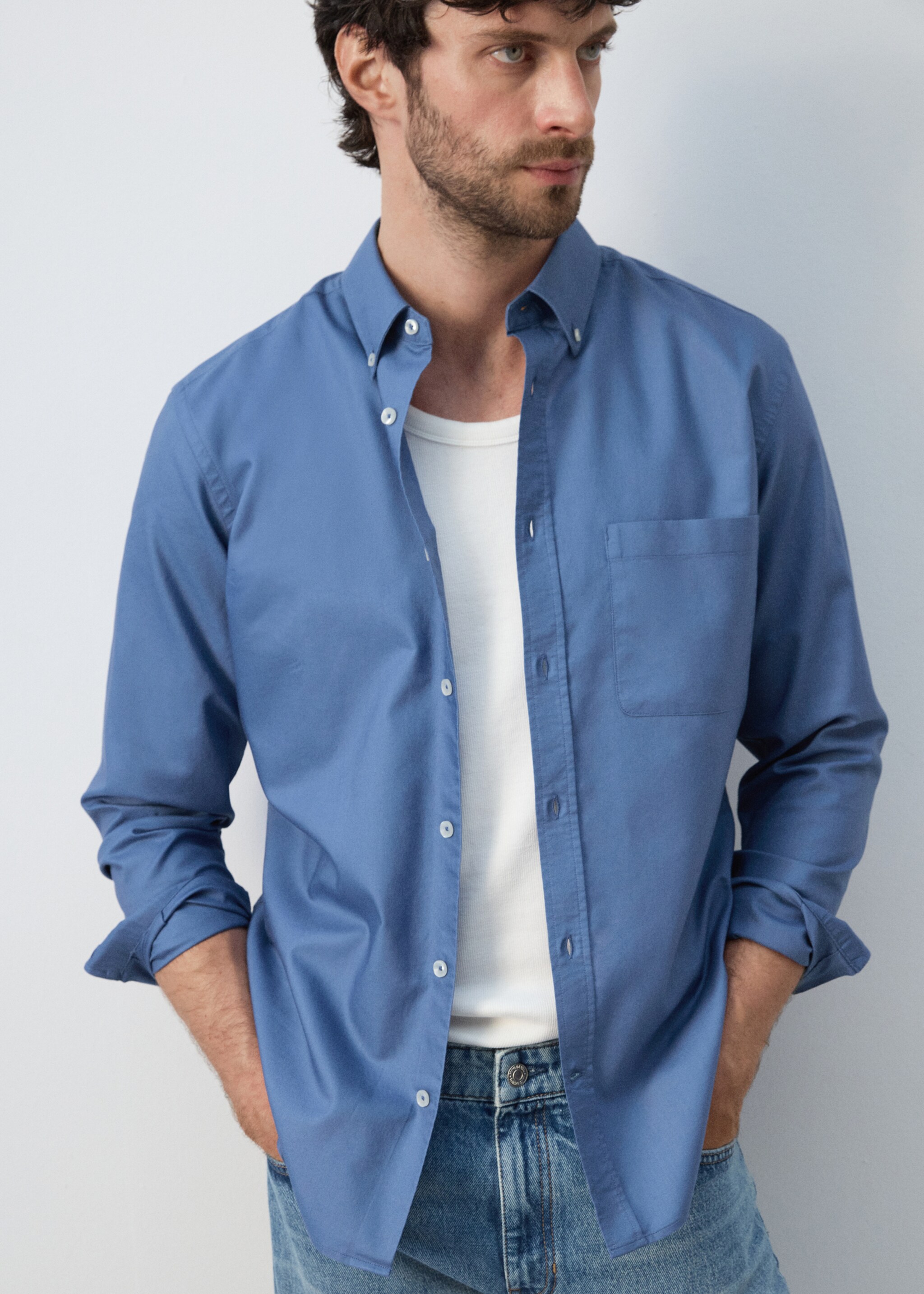 100% cotton Oxford shirt, regular fit - Details of the article 6, Ink Blue. Ref: 27055946-00.