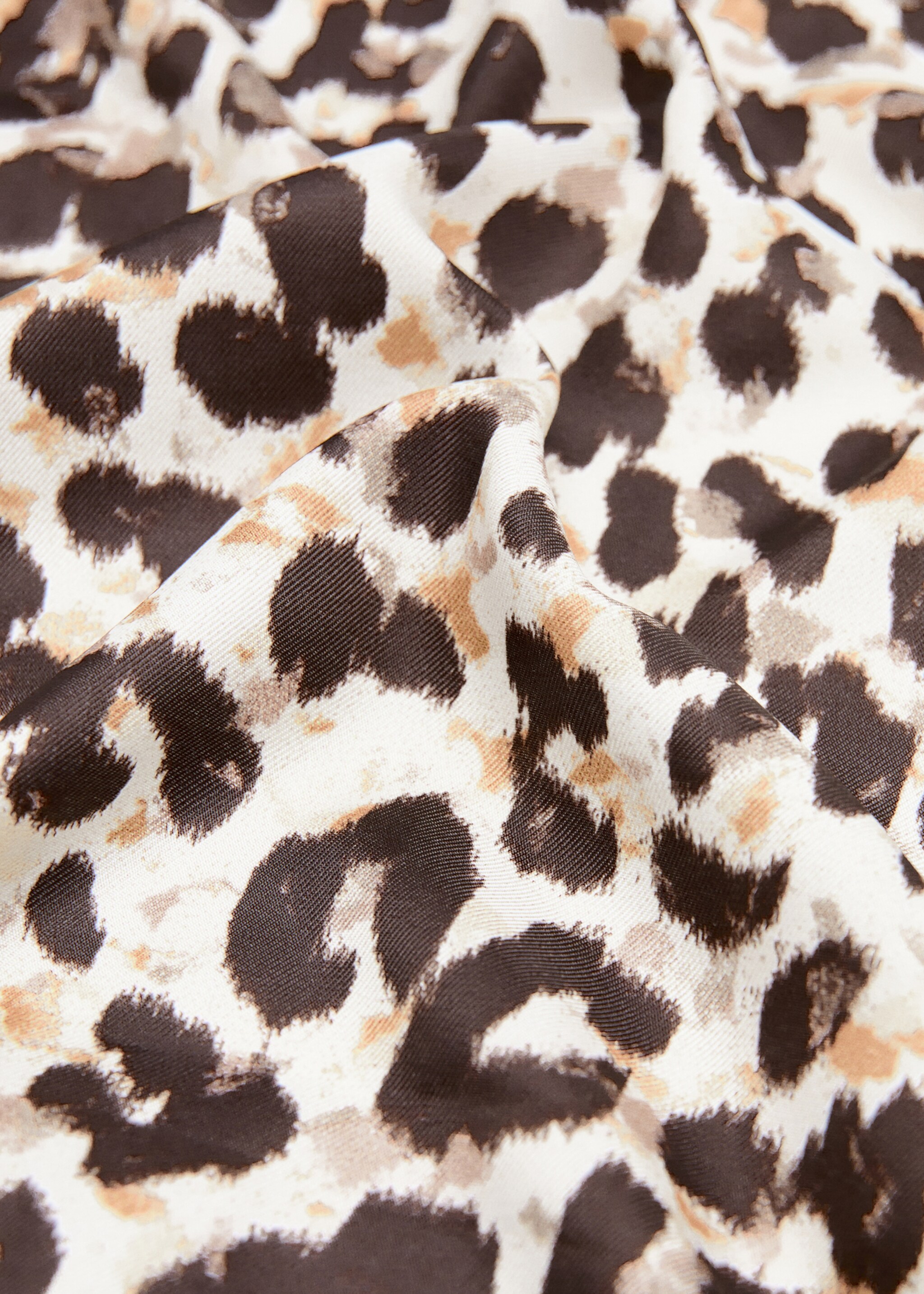 Foulard imprimé animal - Plan moyen, Écru. Ref: 27055948-00.