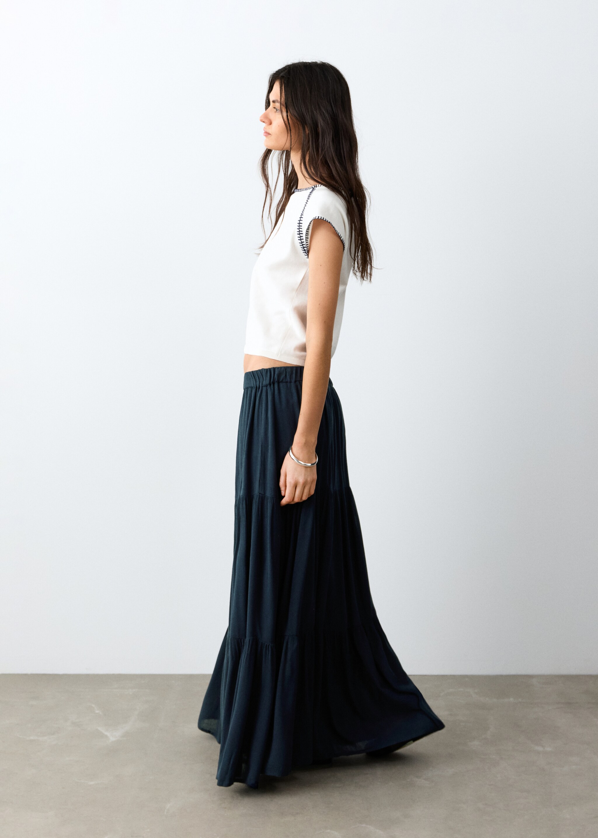 Flowing panel skirt - Medium plane, Navy. Ref: 27055958-00.