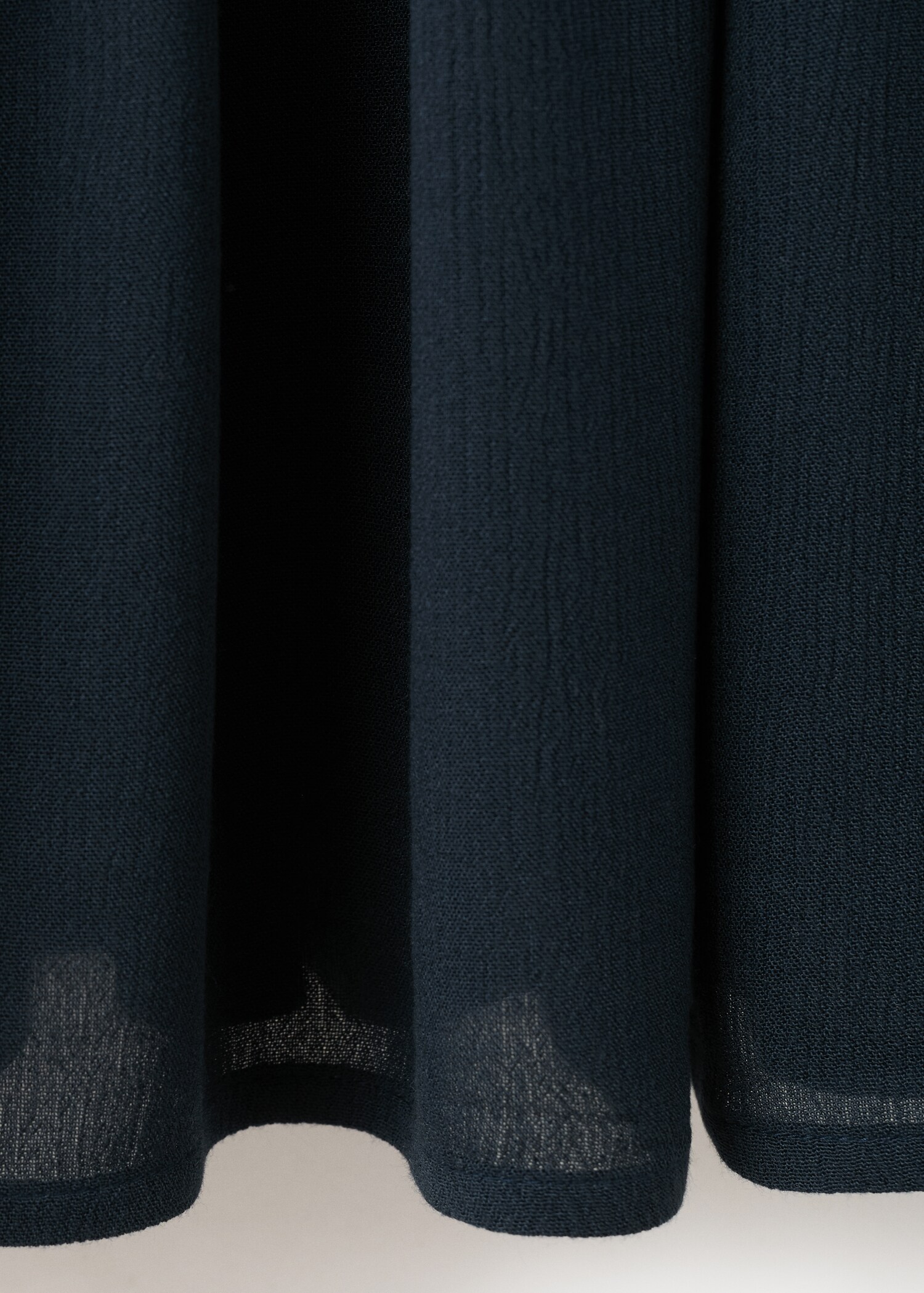 Flowing panel skirt - Details of the article 0