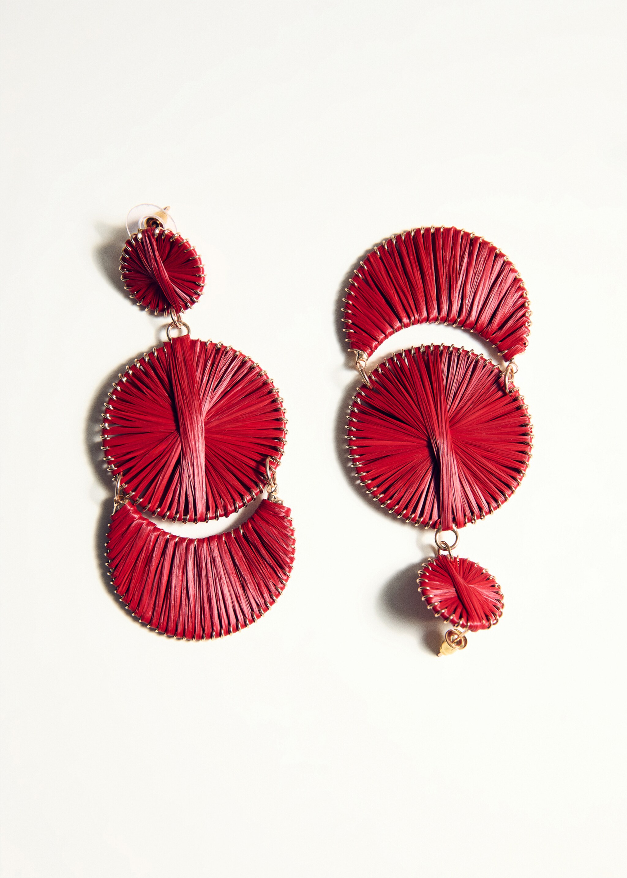 Long earrings with circular design - Details of the article 5, Red. Ref: 27055965-00.