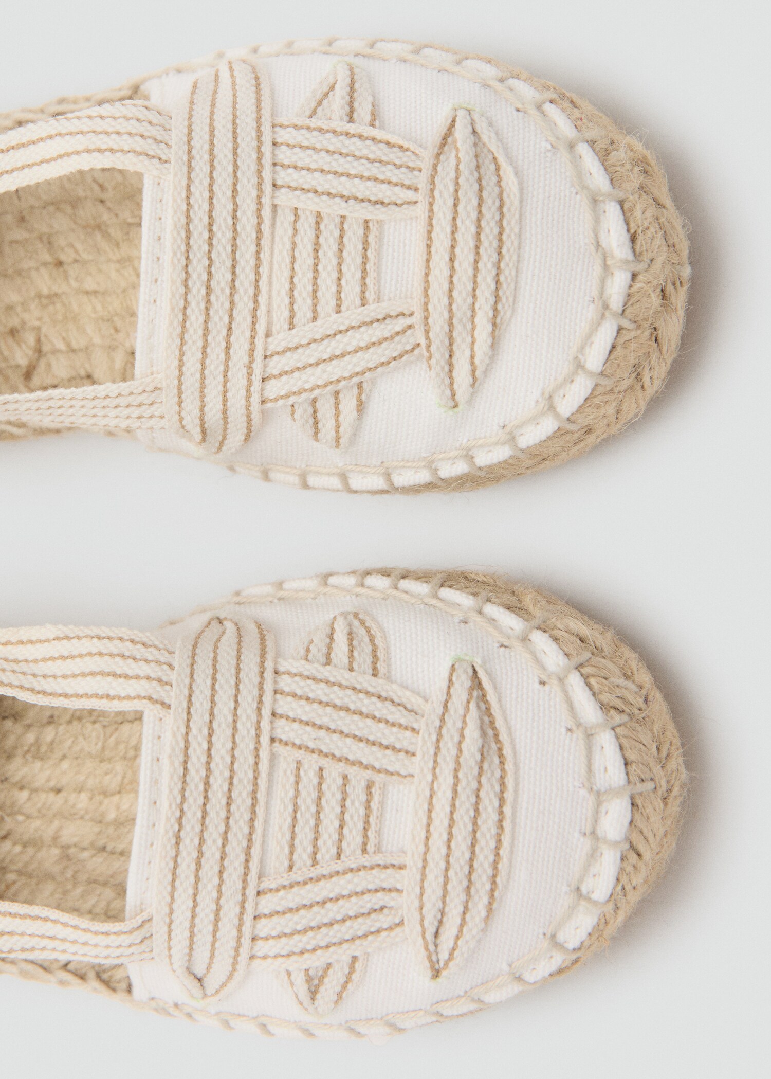 Alpercata com laços - Pormenor do artigo 2