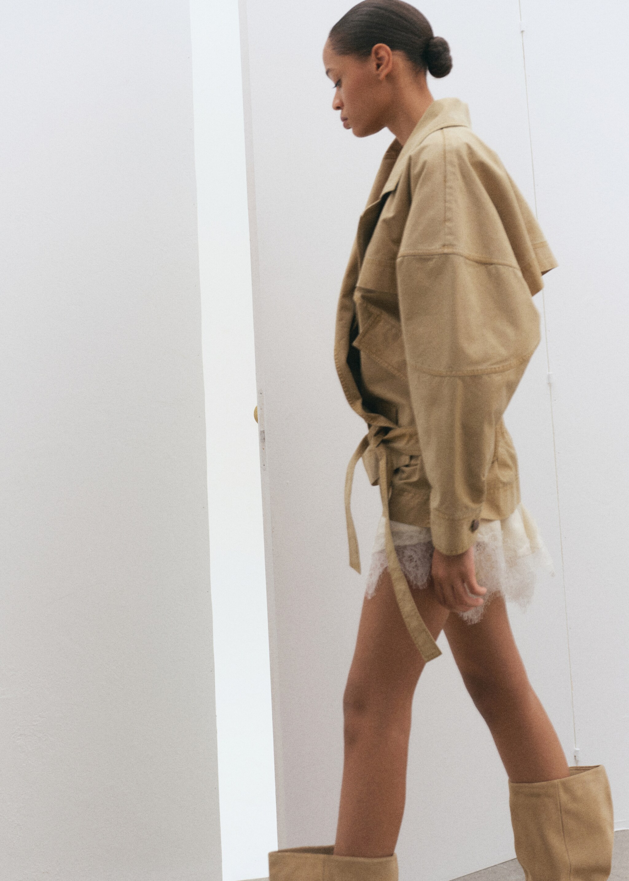 شورت من الدانتيل والساتان - تفاصيل المنتج 1, بيج فاتح. Ref: 27055997-00.