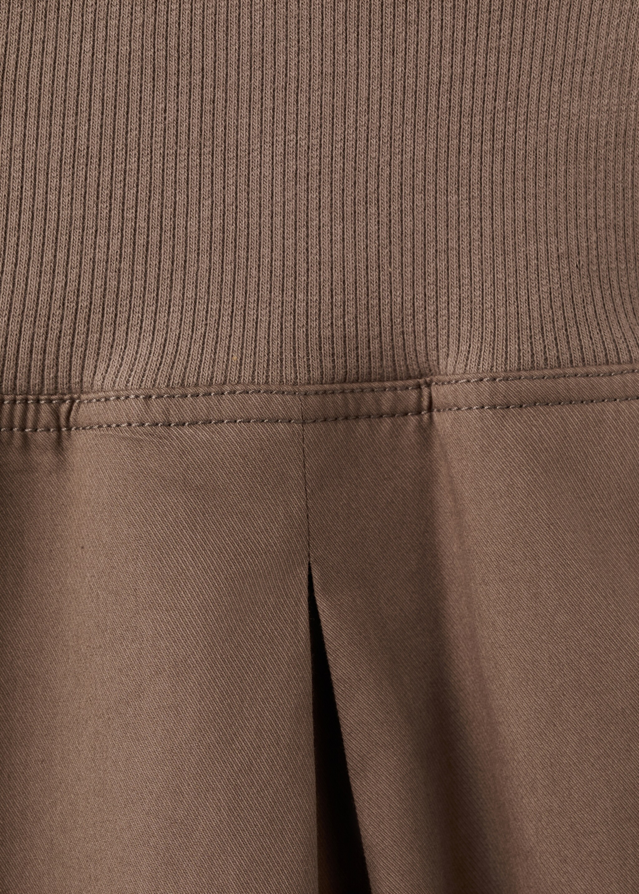 Панталон с висока талия и кройка балон - Данни за артикула 8, Среднокафяво. Ref: 27056001-00.