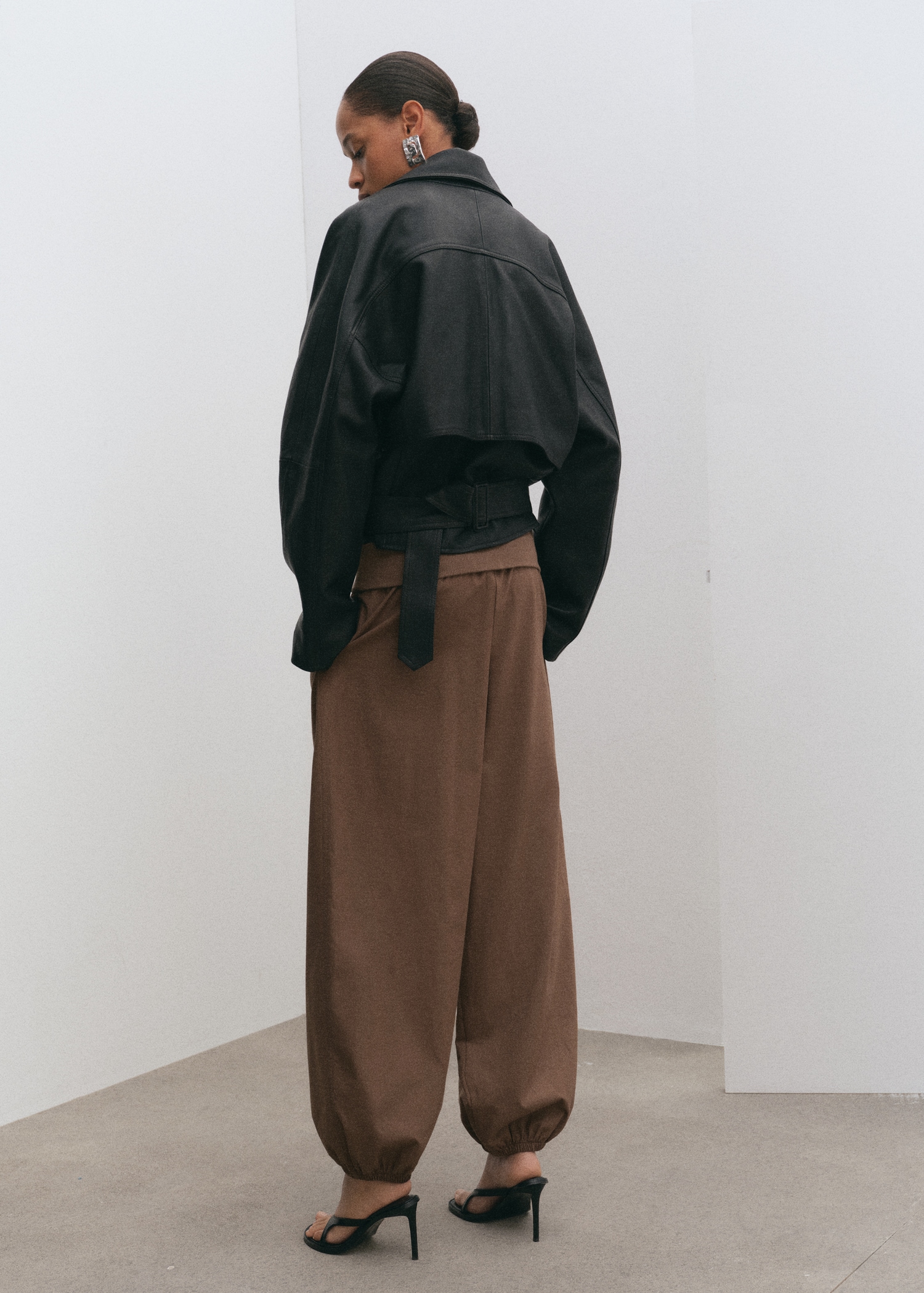 Yüksek belli balon pantolon - Ürünün arkası