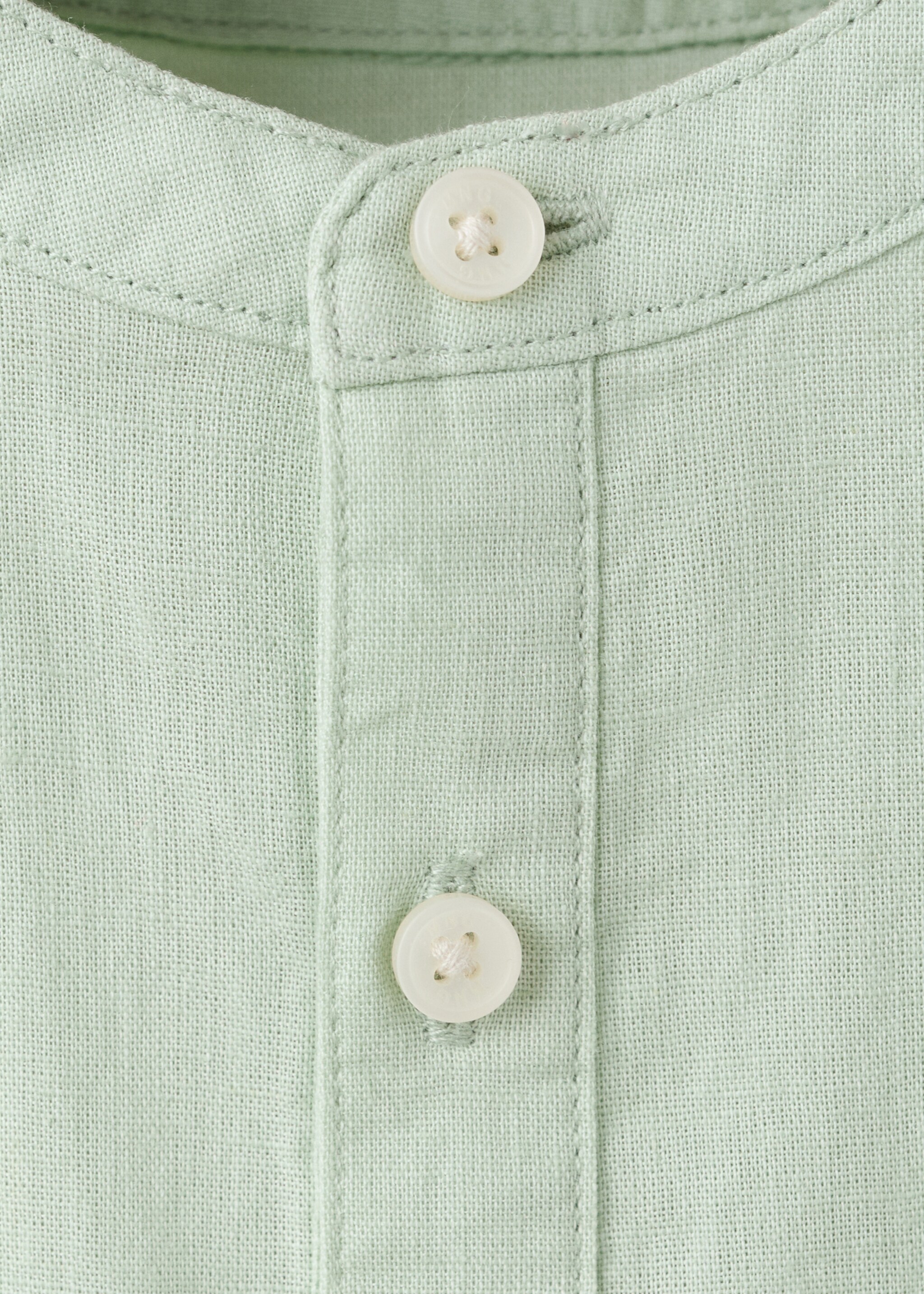 Pocket linen shirt - Details of the article 8, Pastel Green. Ref: 27056339-00.
