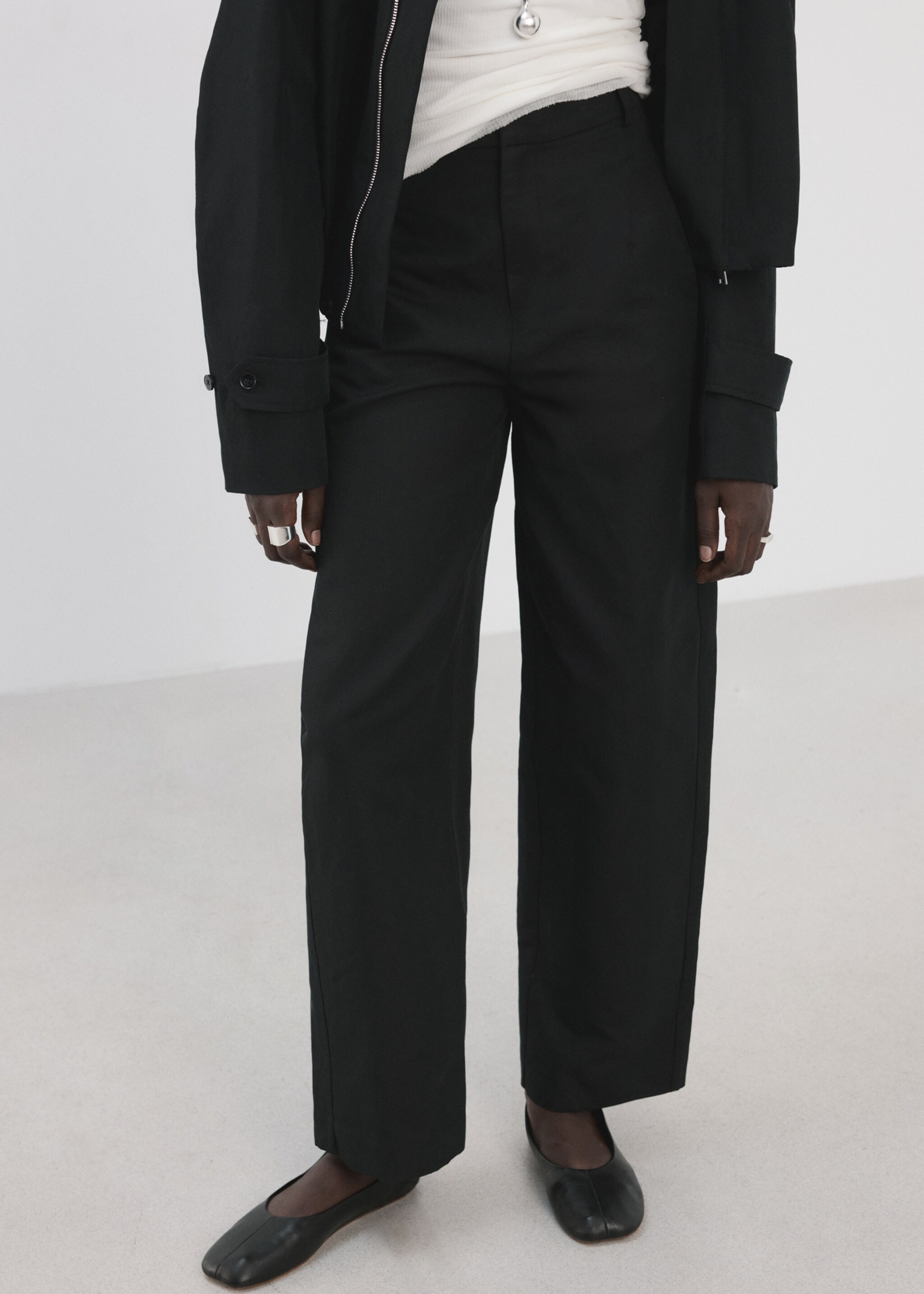 Linen high-waist trousers - Medium plane, Black. Ref: 27056346-00.