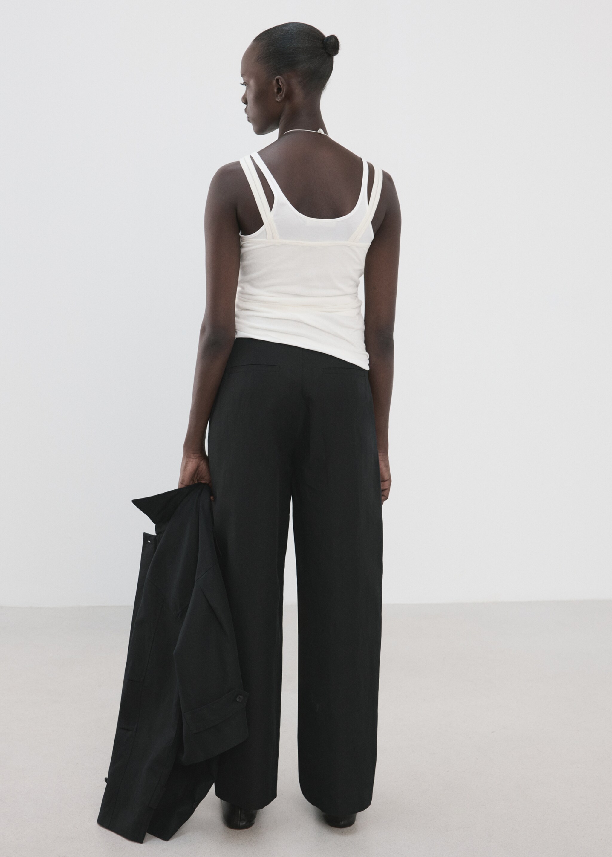 Linen high-waist trousers - Reverse of the article, Black. Ref: 27056346-00.