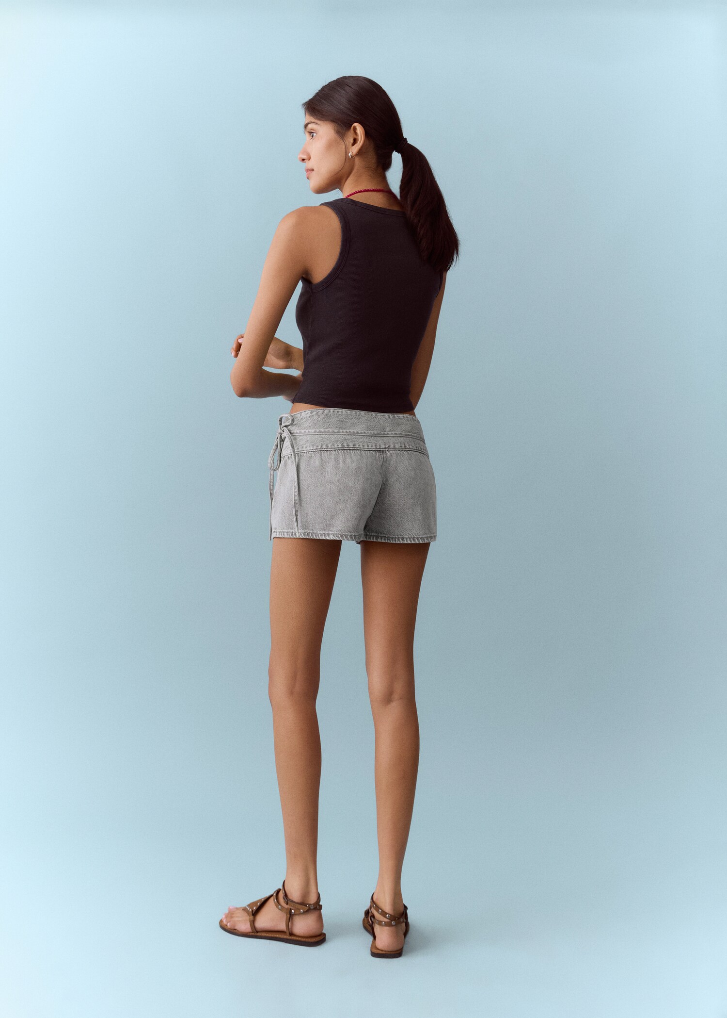 Mini shorts met strikriem - Achterkant van het artikel