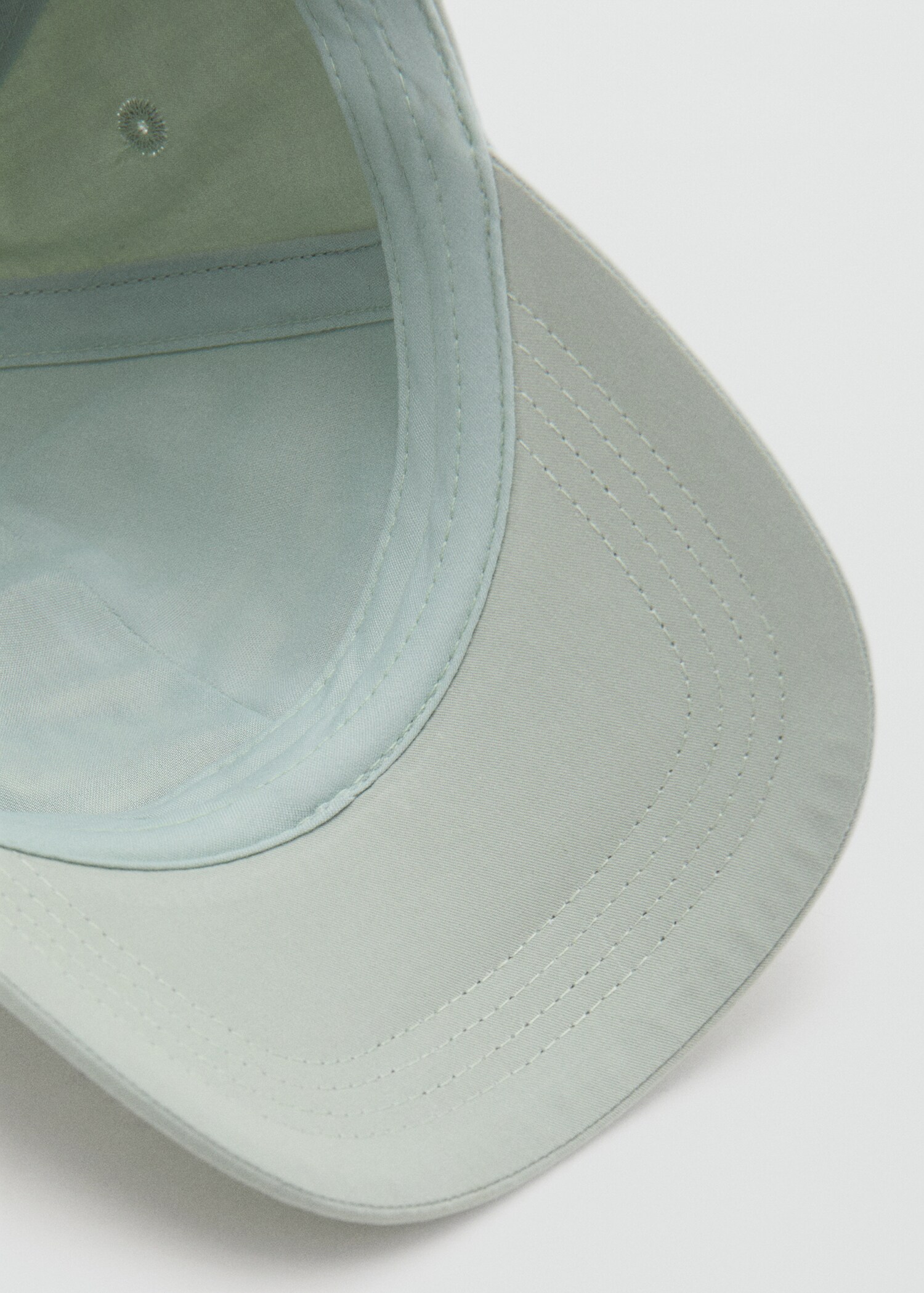 Embroidered message cap - Details of the article 2