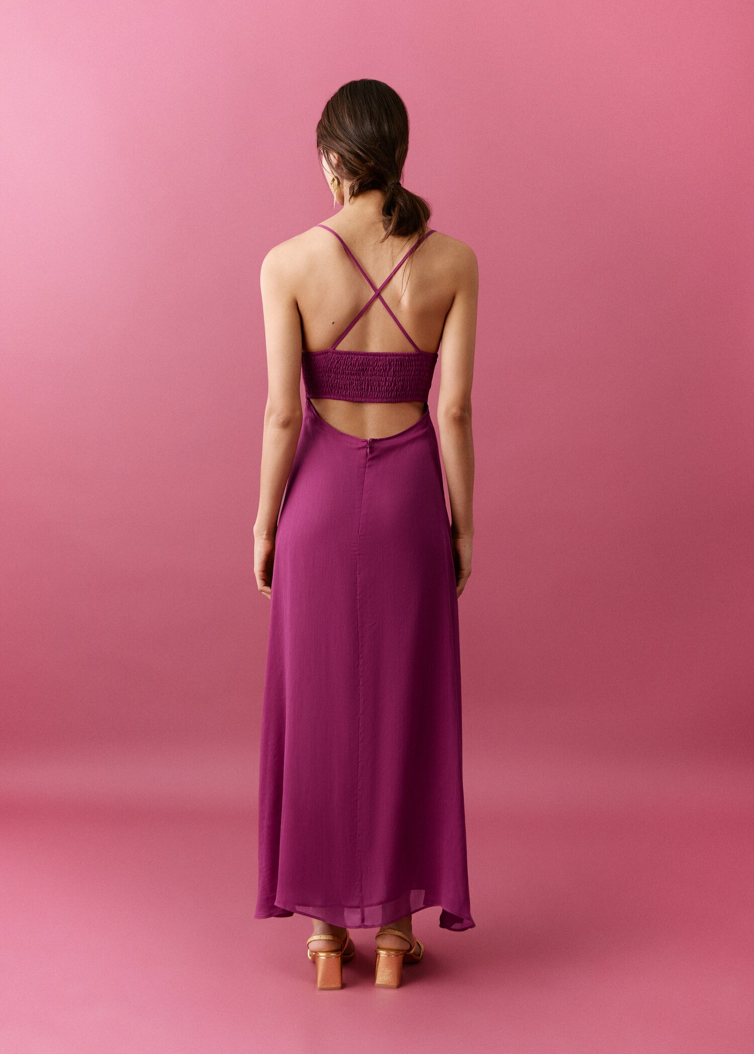 Cross-back flowing dress - Reverse of the article