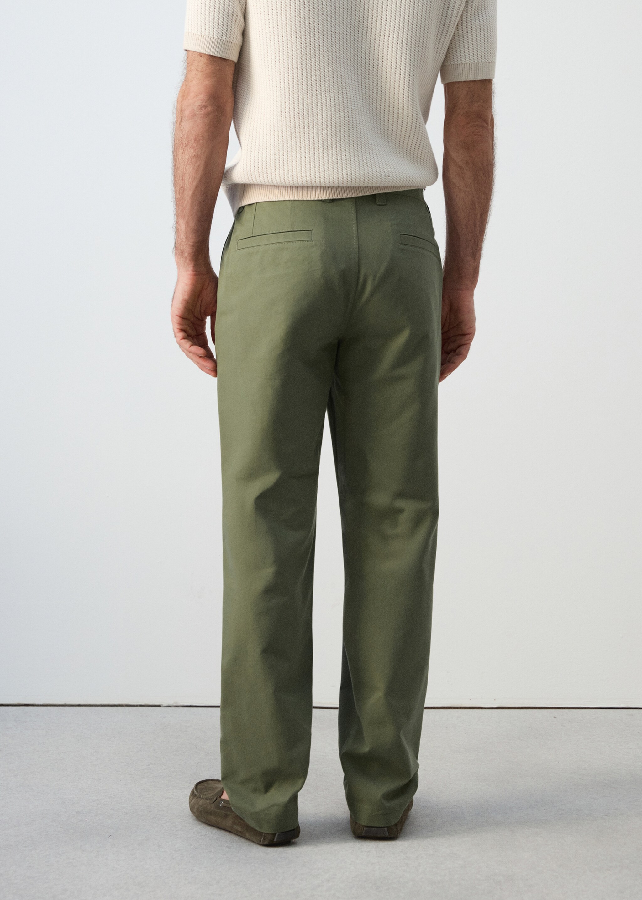 Regular-fit chino trousers - Reverse of the article, Forest Green. Ref: 27056709-00.