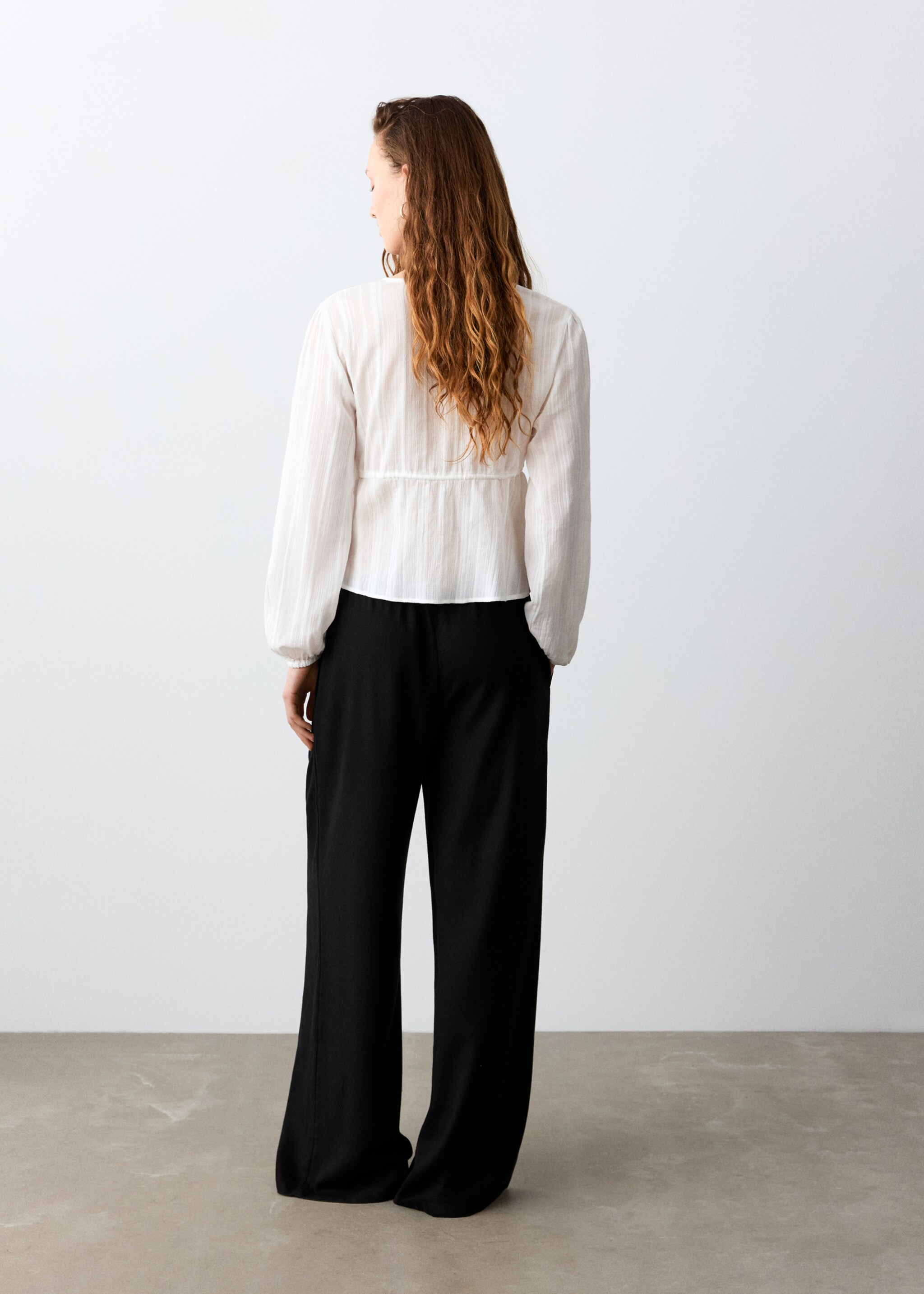 Pantalon droit lin - Verso de l’article, Noir. Ref: 27056714-00.