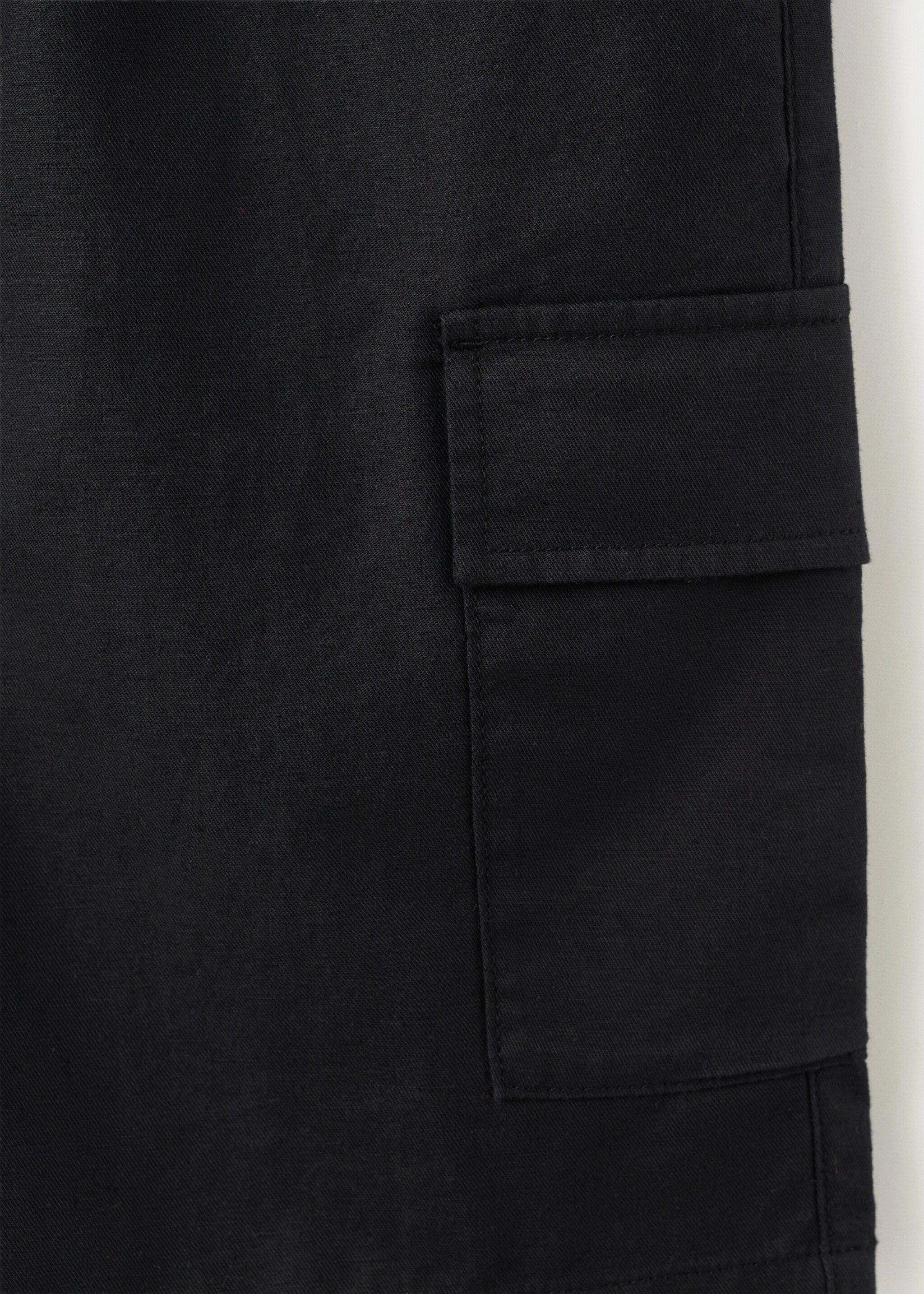 Cargo Bermuda shorts - Details of the article 8, Black. Ref: 27056715-00.
